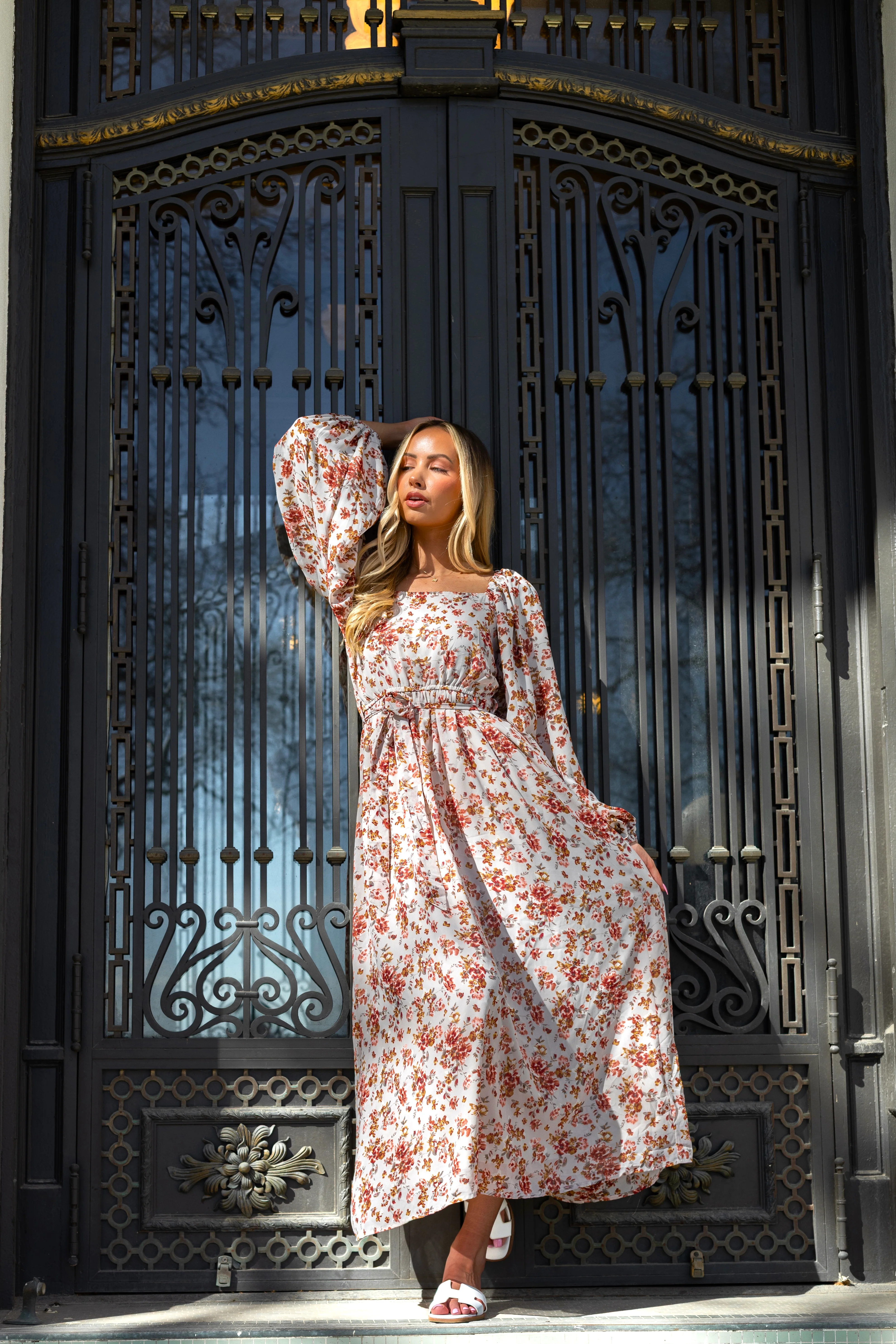 The Freya Taupe Rust Floral Dresses - XNAUWBI