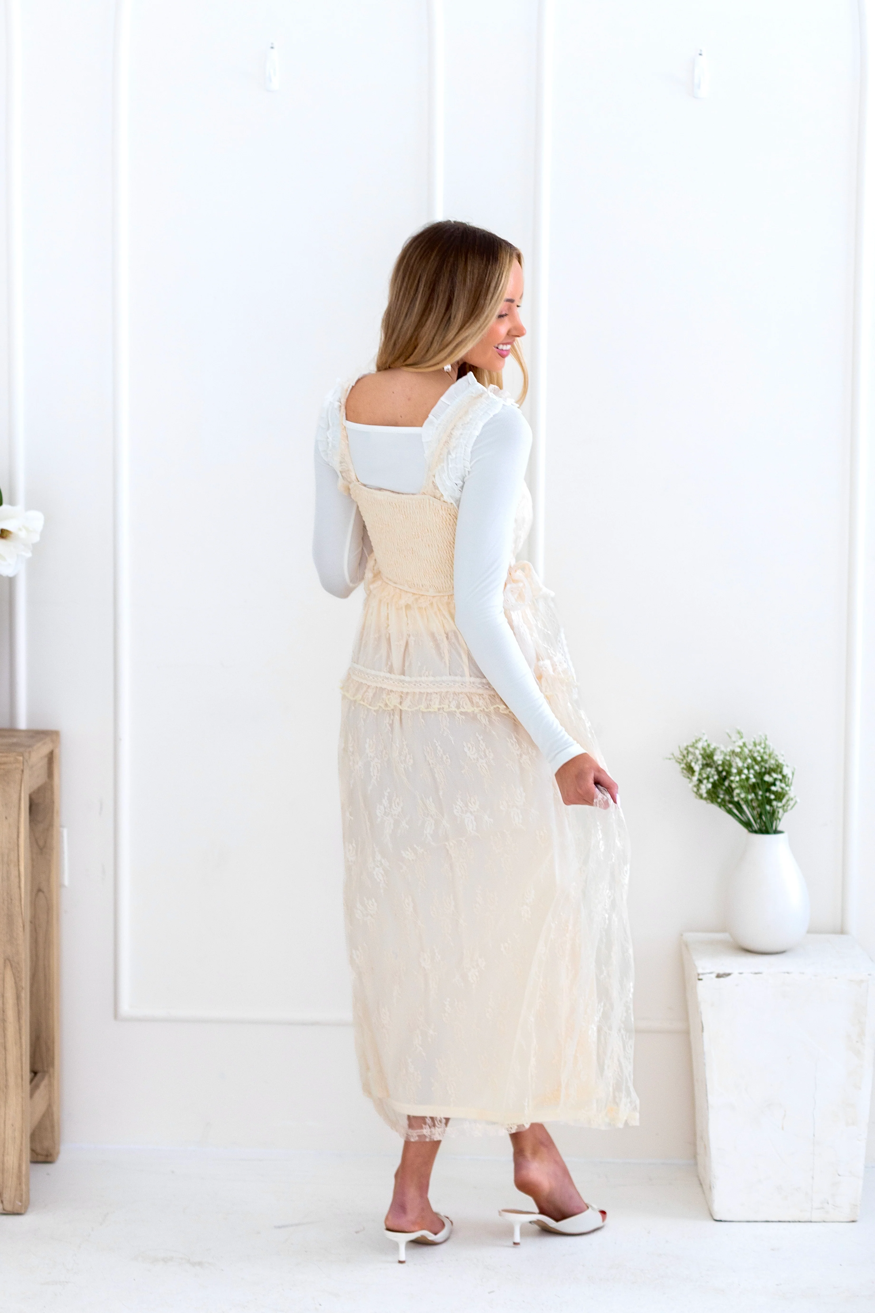 The Gretchyn Ecru Dresses - XNAUWBI