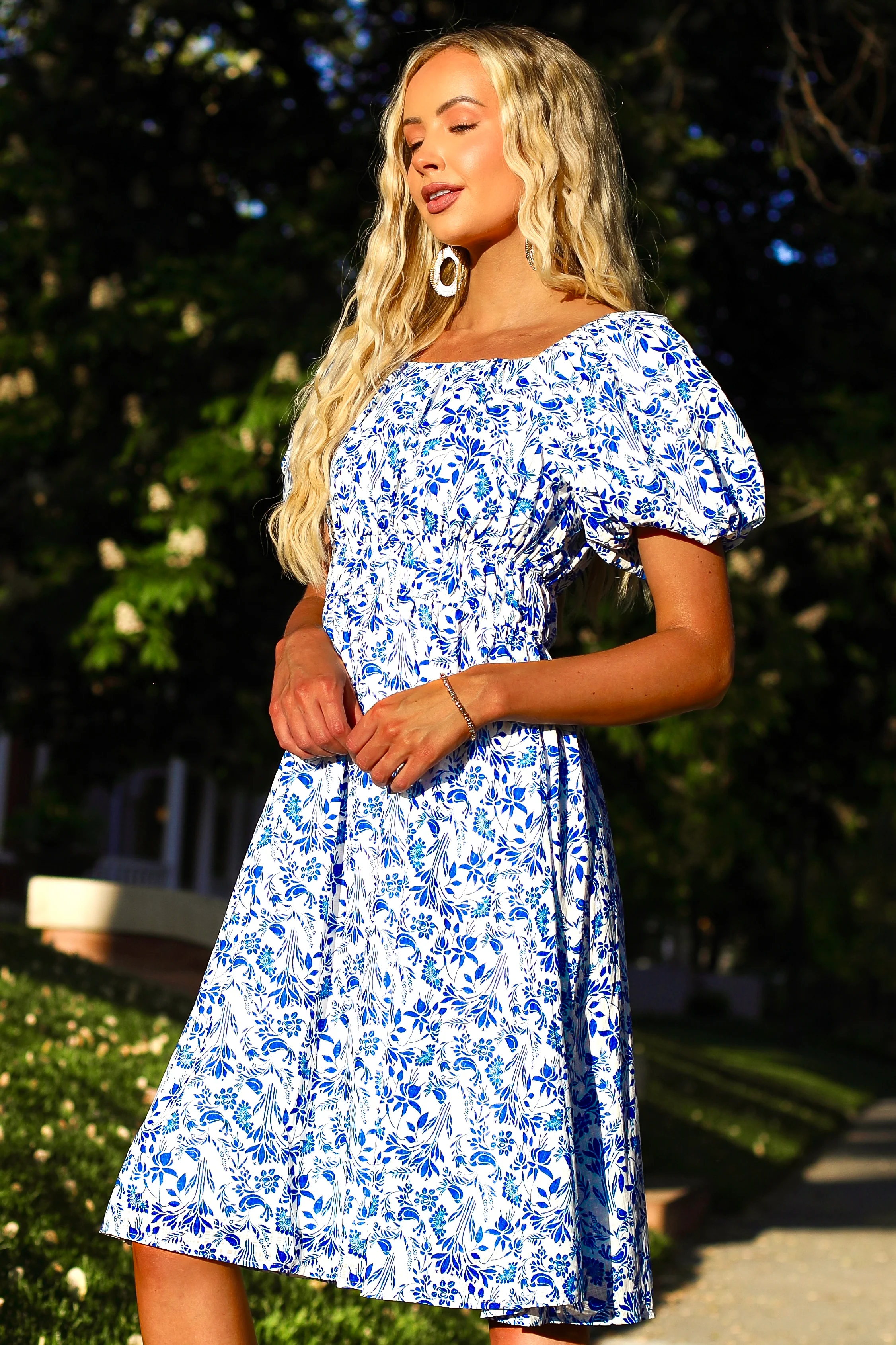 The Arla White/Blue Floral Dresses - XNAUWBI