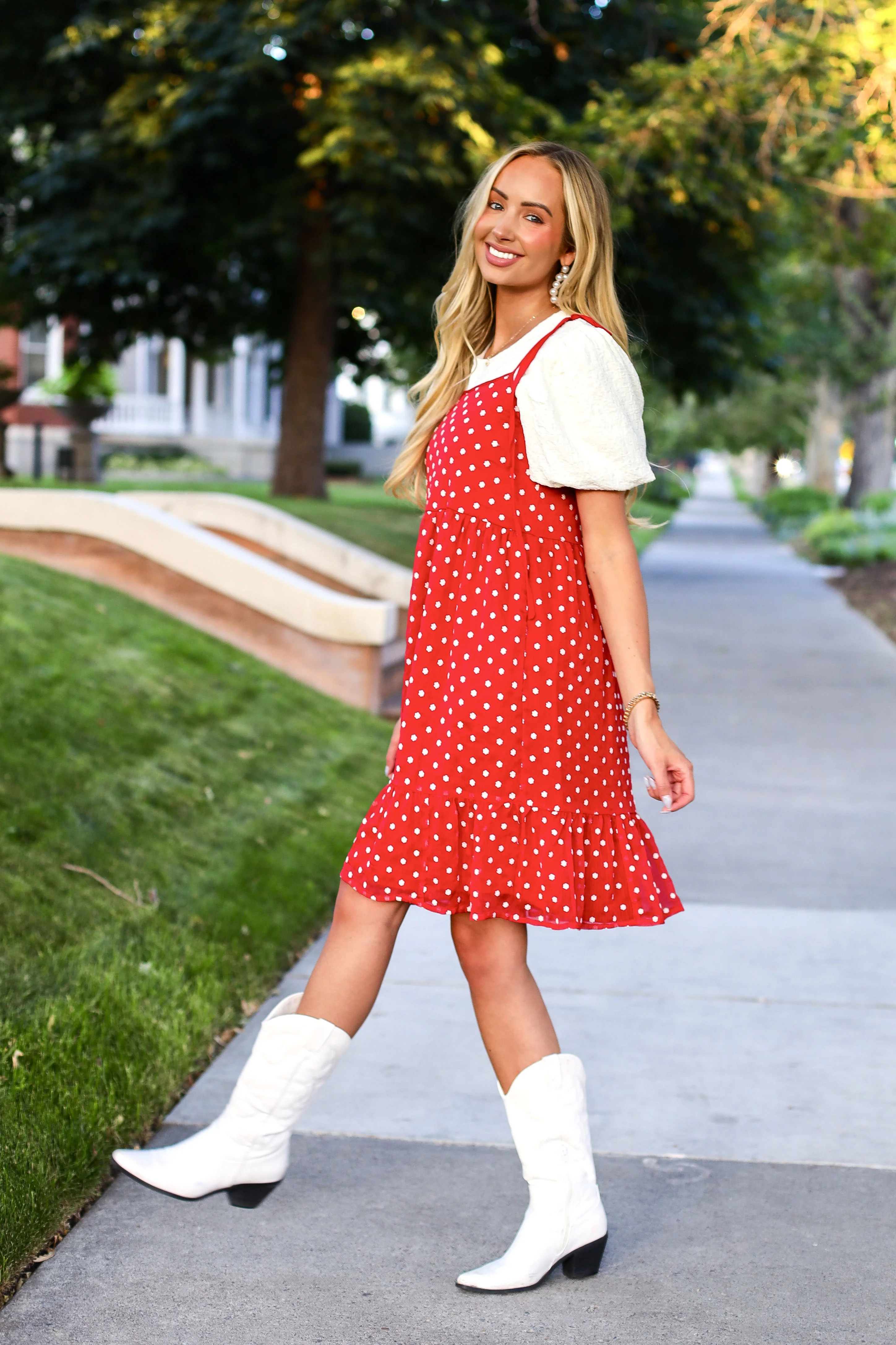 The Leon Red Daisy Polka Dot Dresses - XNAUWBI