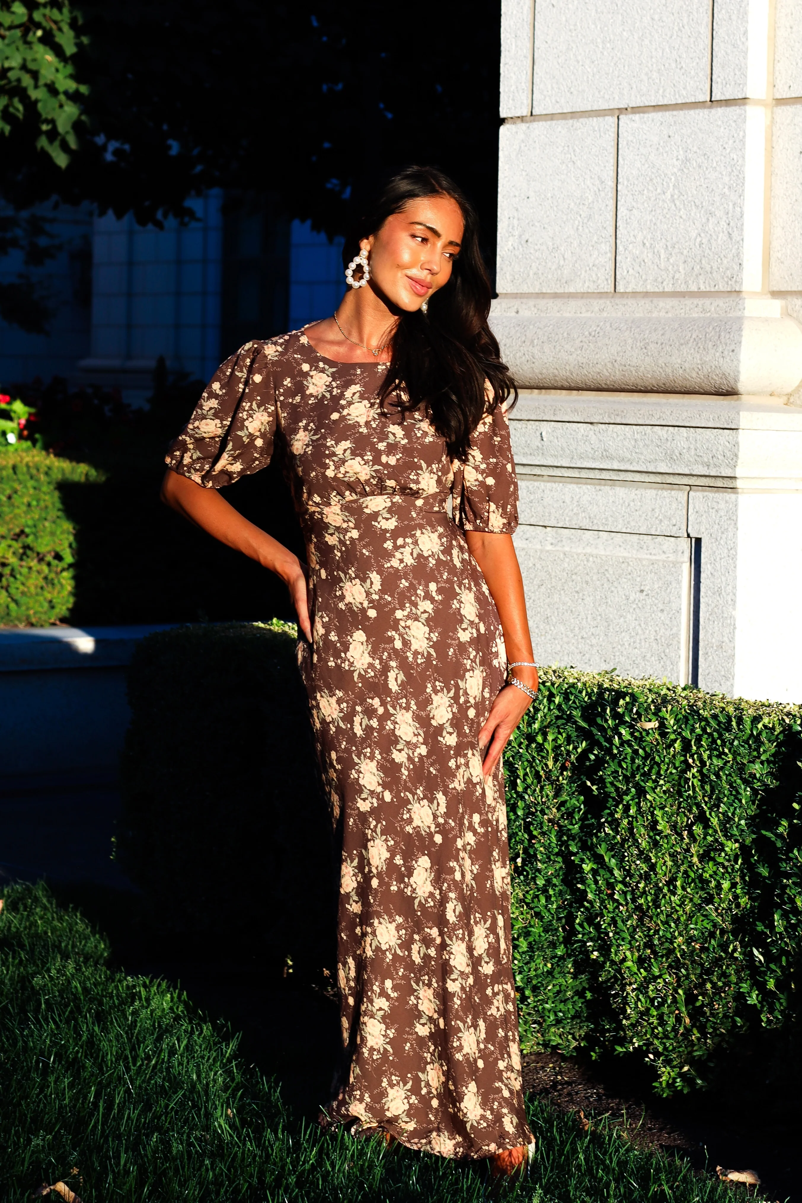 The Andee Mocha with Peach Floral Dresses - XNAUWBI