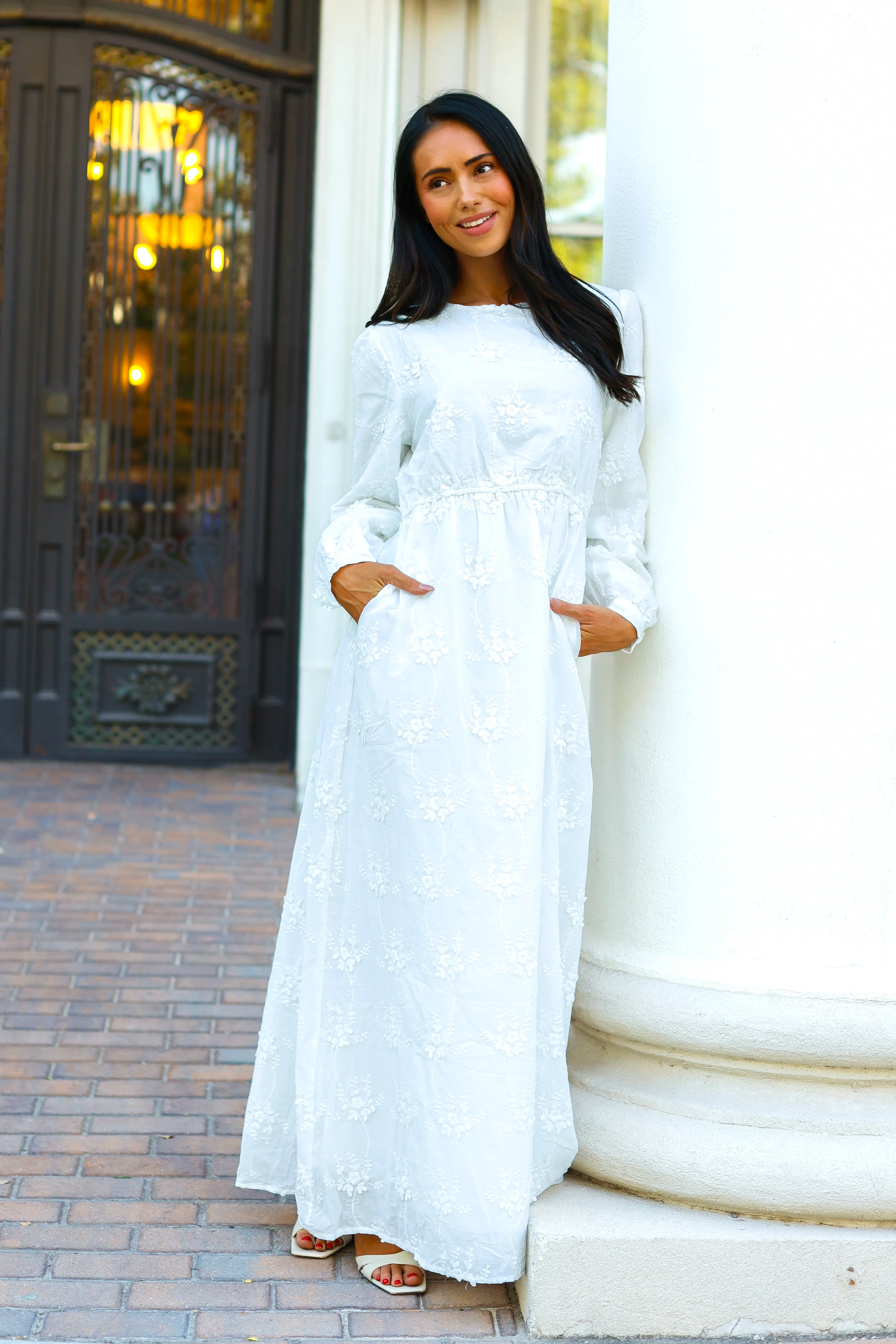 The Calandra Ivory Eyelet Dresses - XNAUWBI
