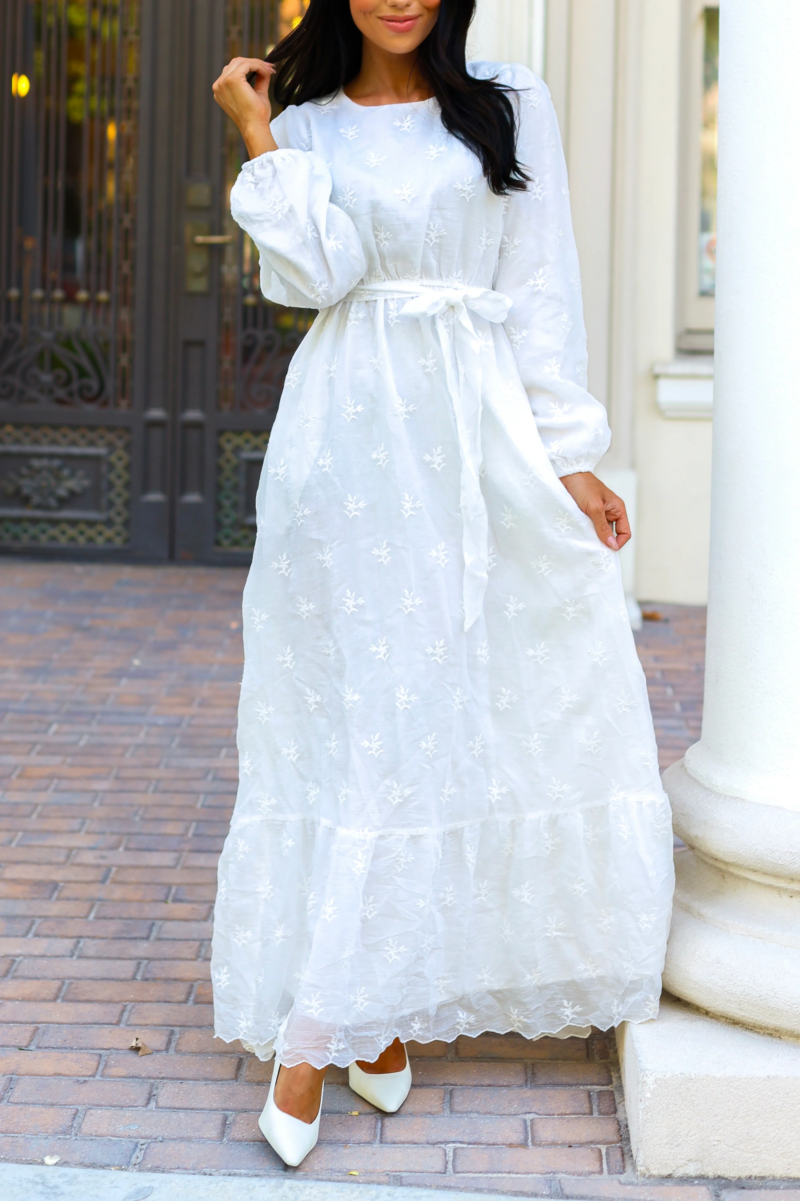 The Isleah Ivory Dresses - XNAUWBI