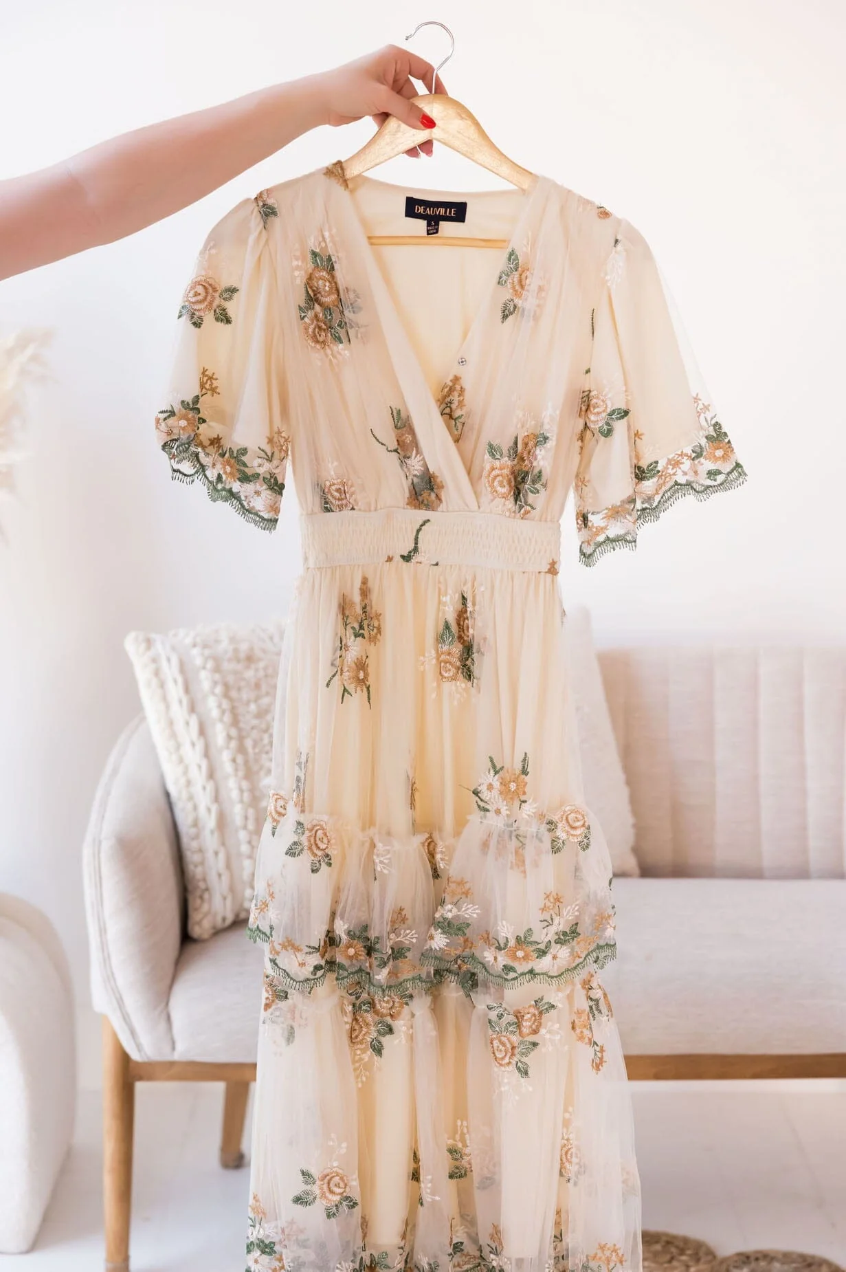 The Minerva Light Taupe/Embroidery Dresses - XNAUWBI