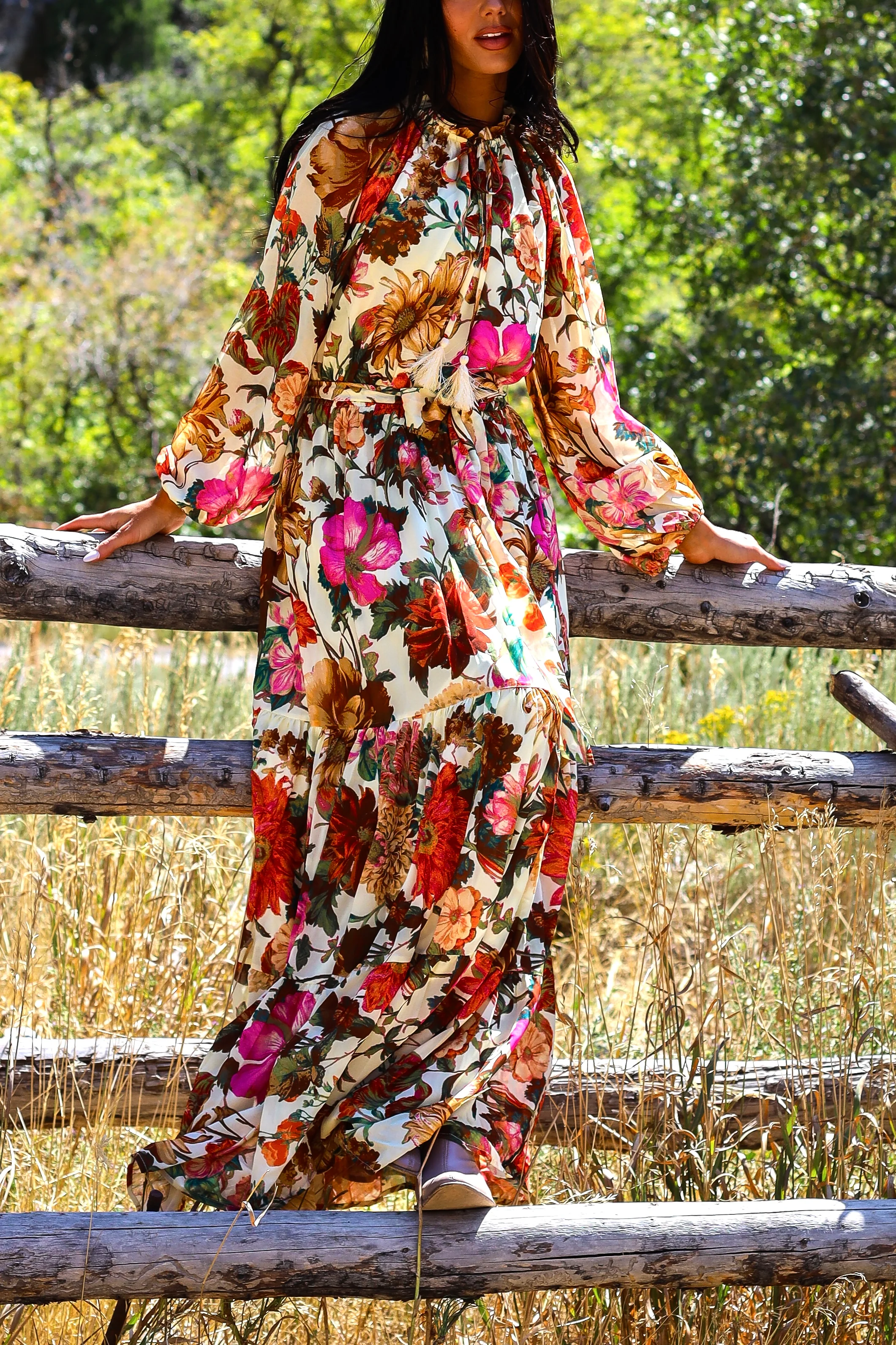 The Halani Cream Floral Dresses - XNAUWBI