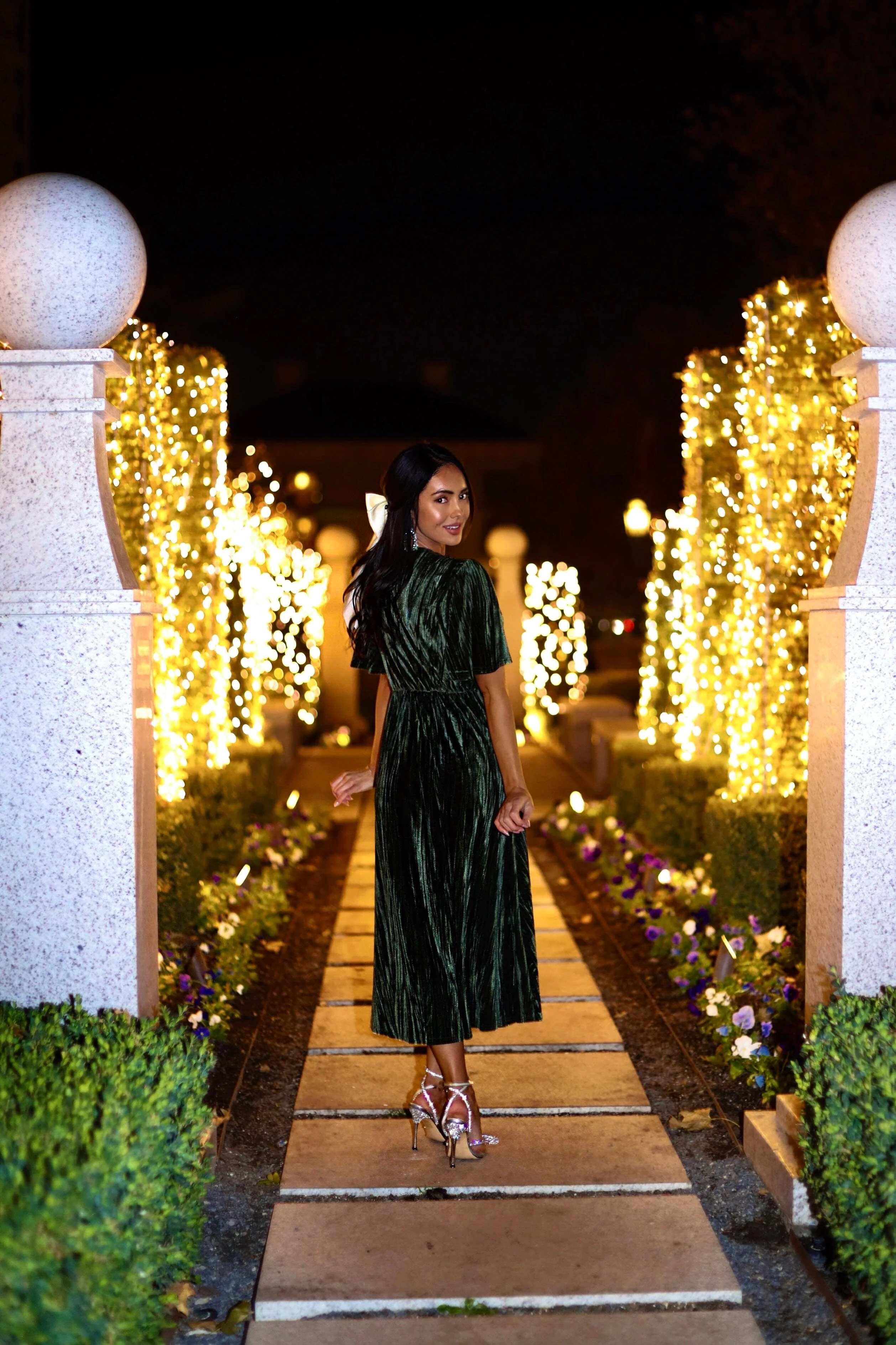 The Tasia Deep Olive Velvet Dresses - XNAUWBI