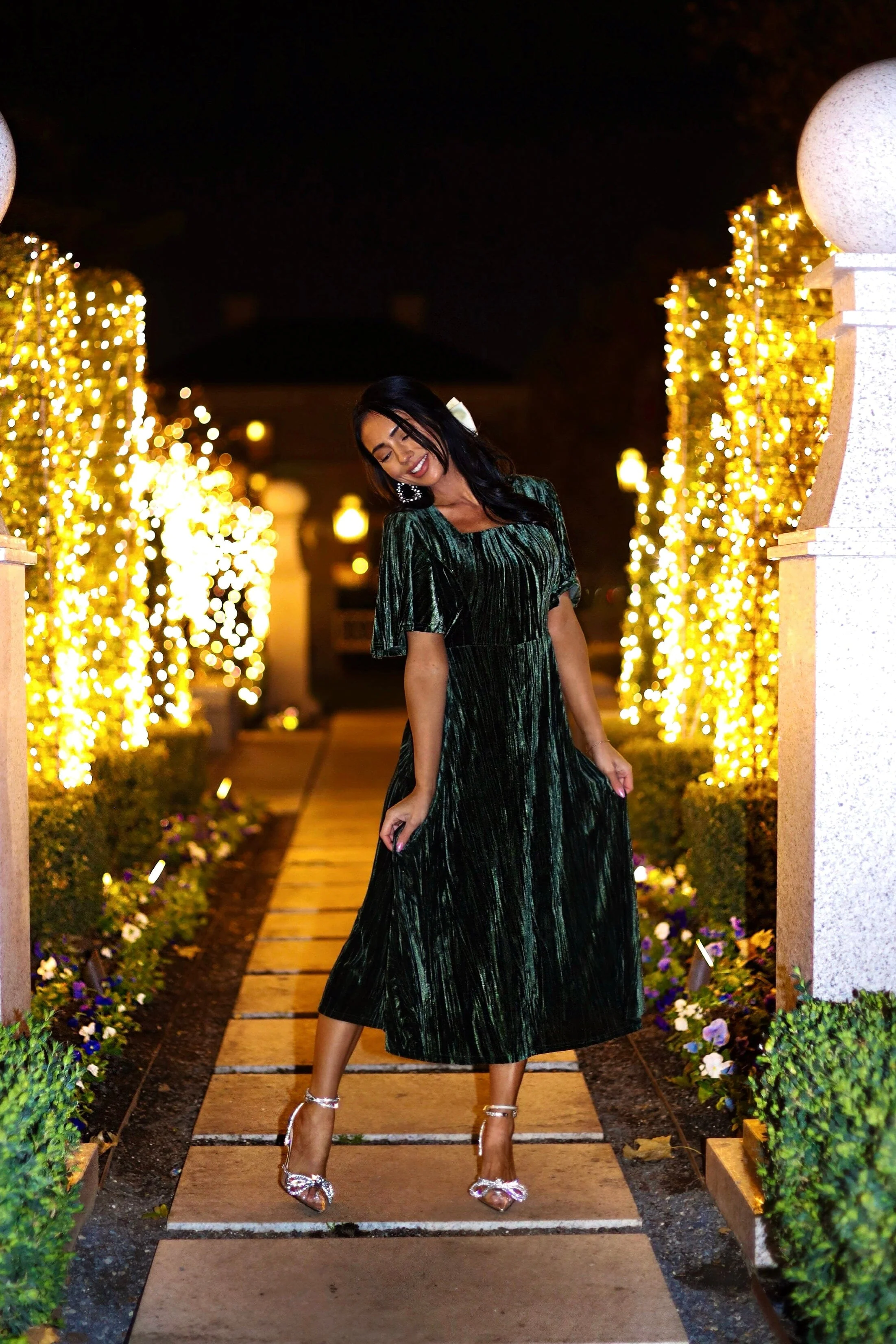 The Tasia Deep Olive Velvet Dresses - XNAUWBI