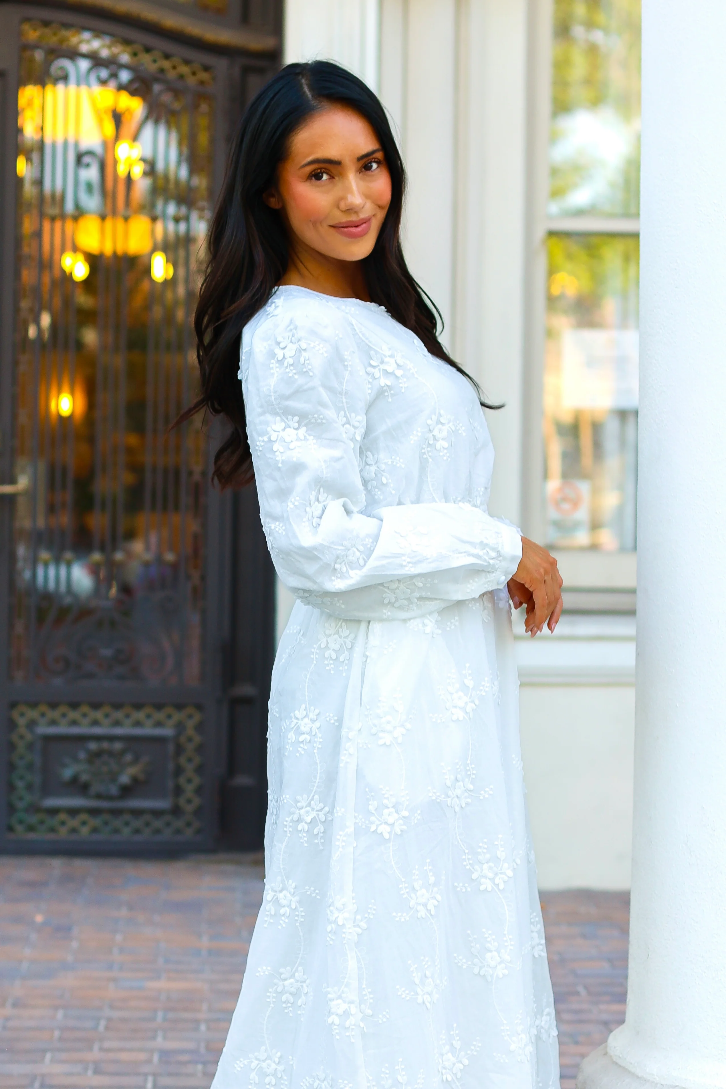 The Calandra Ivory Eyelet Dresses - XNAUWBI