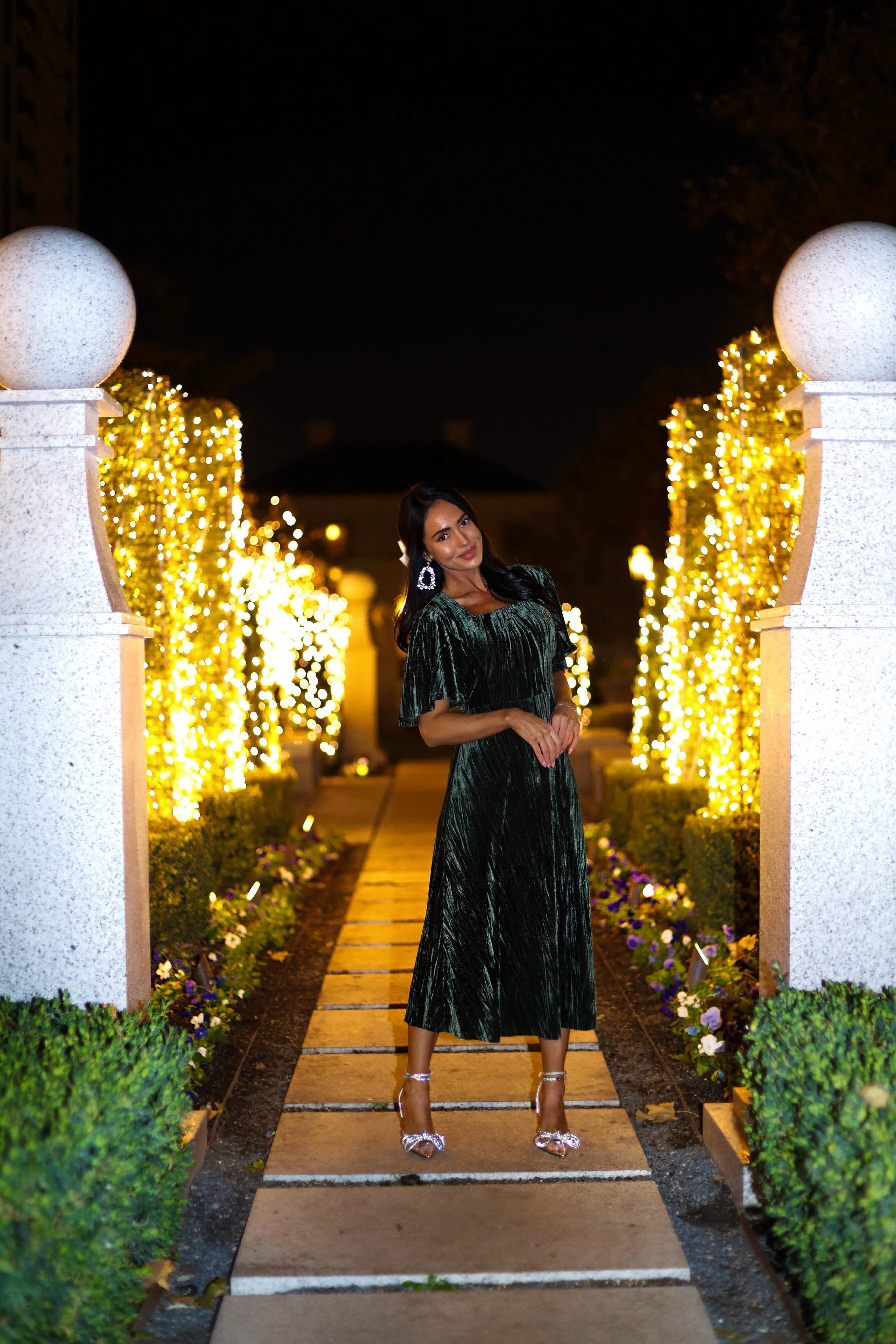 The Tasia Deep Olive Velvet Dresses - XNAUWBI