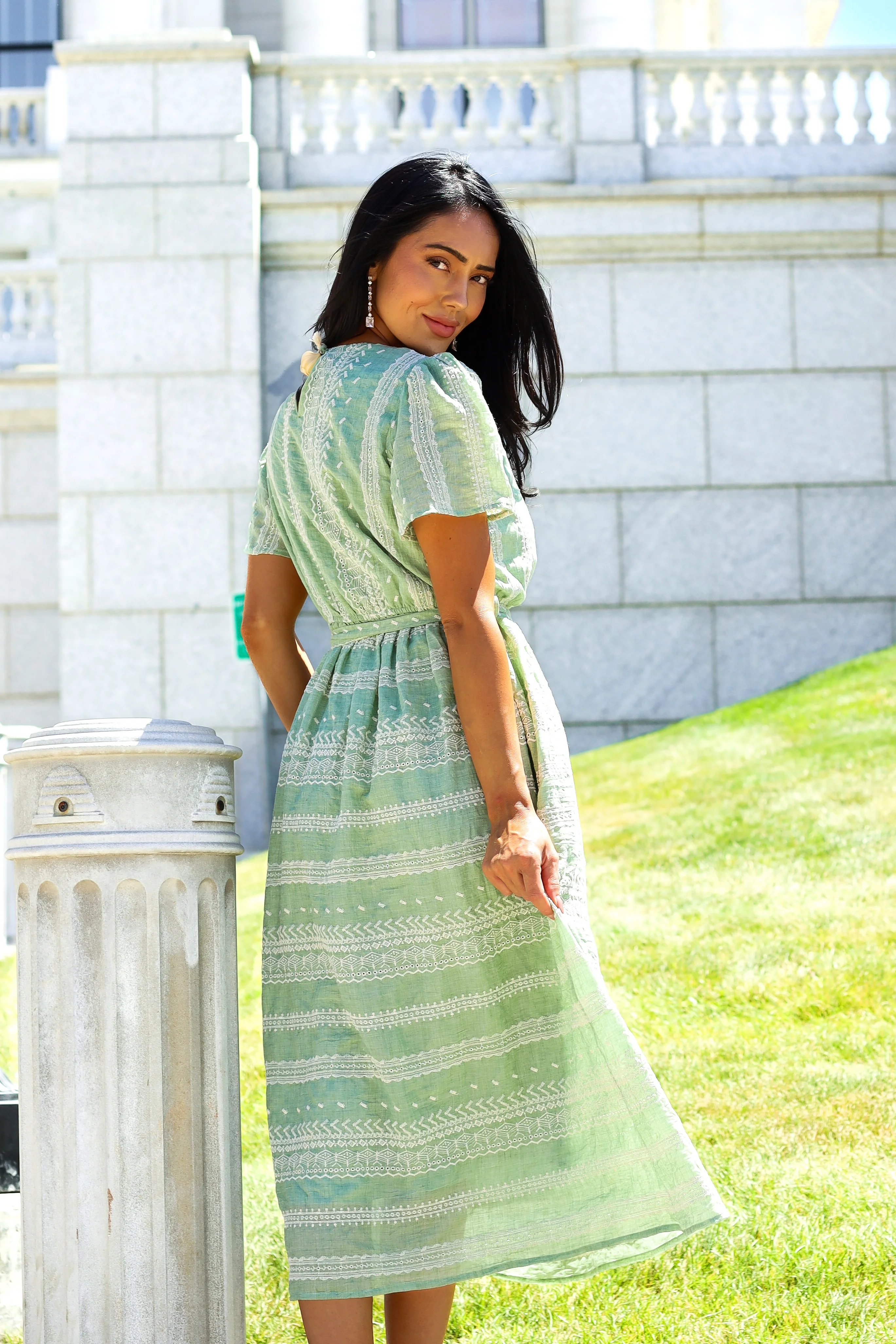 The Annalea Sage/Ivory Dresses - XNAUWBI