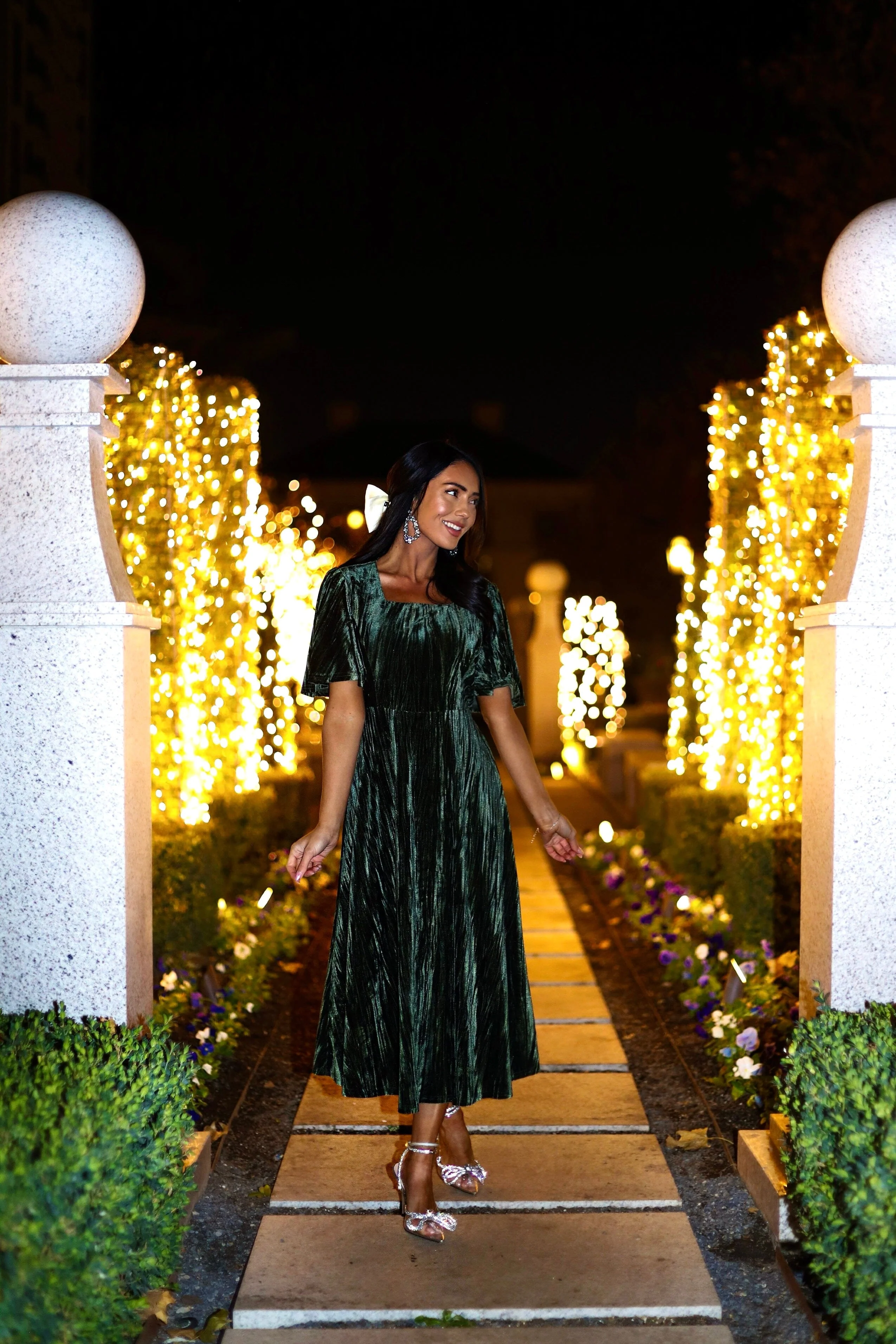 The Tasia Deep Olive Velvet Dresses - XNAUWBI
