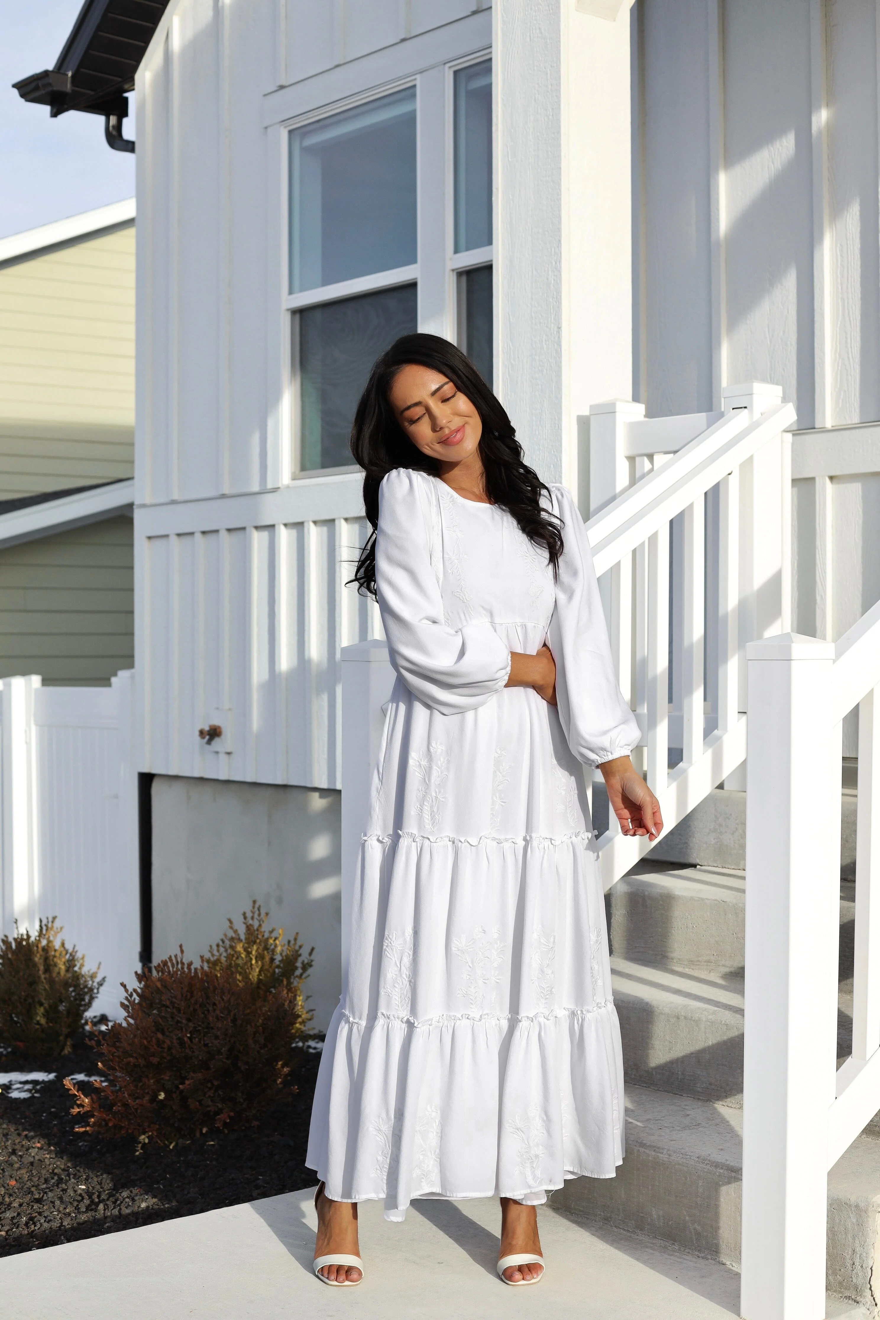 The Revelina White Dresses White Dresses - XNAUWBI