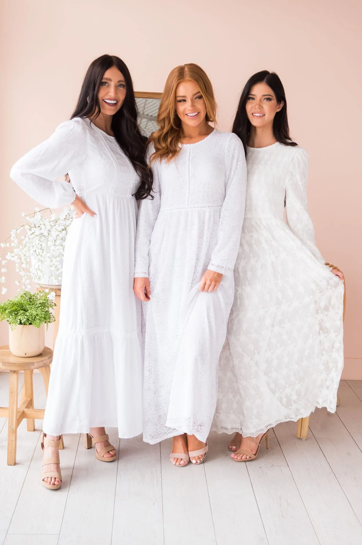 The Brinlee White Lace Dresses - XNAUWBI
