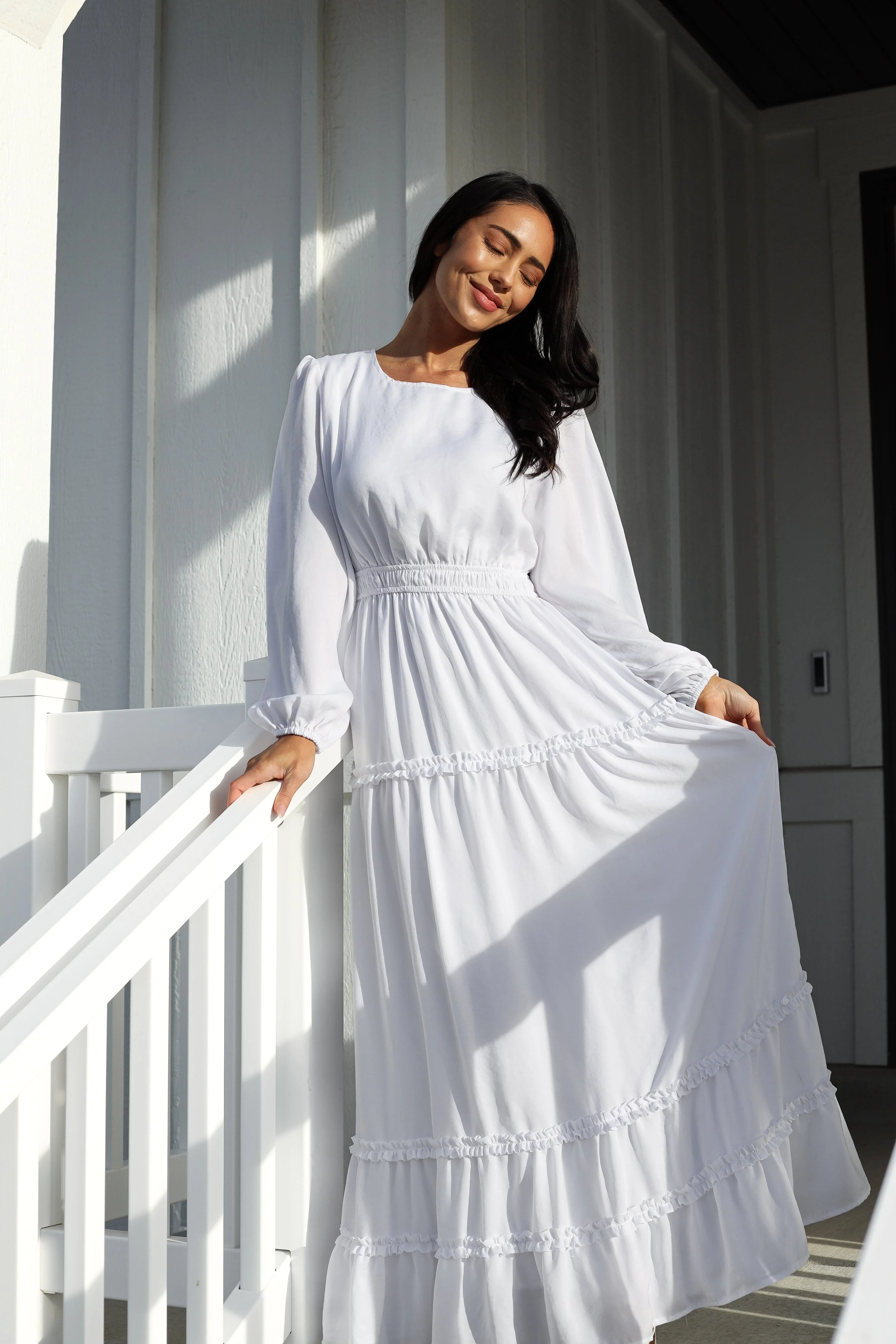 The Arwin White Dresses - XNAUWBI