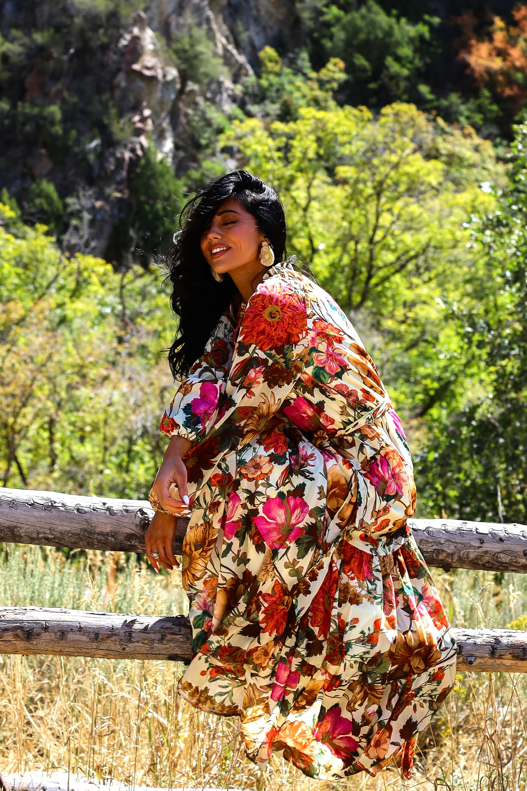 The Halani Cream Floral Dresses - XNAUWBI