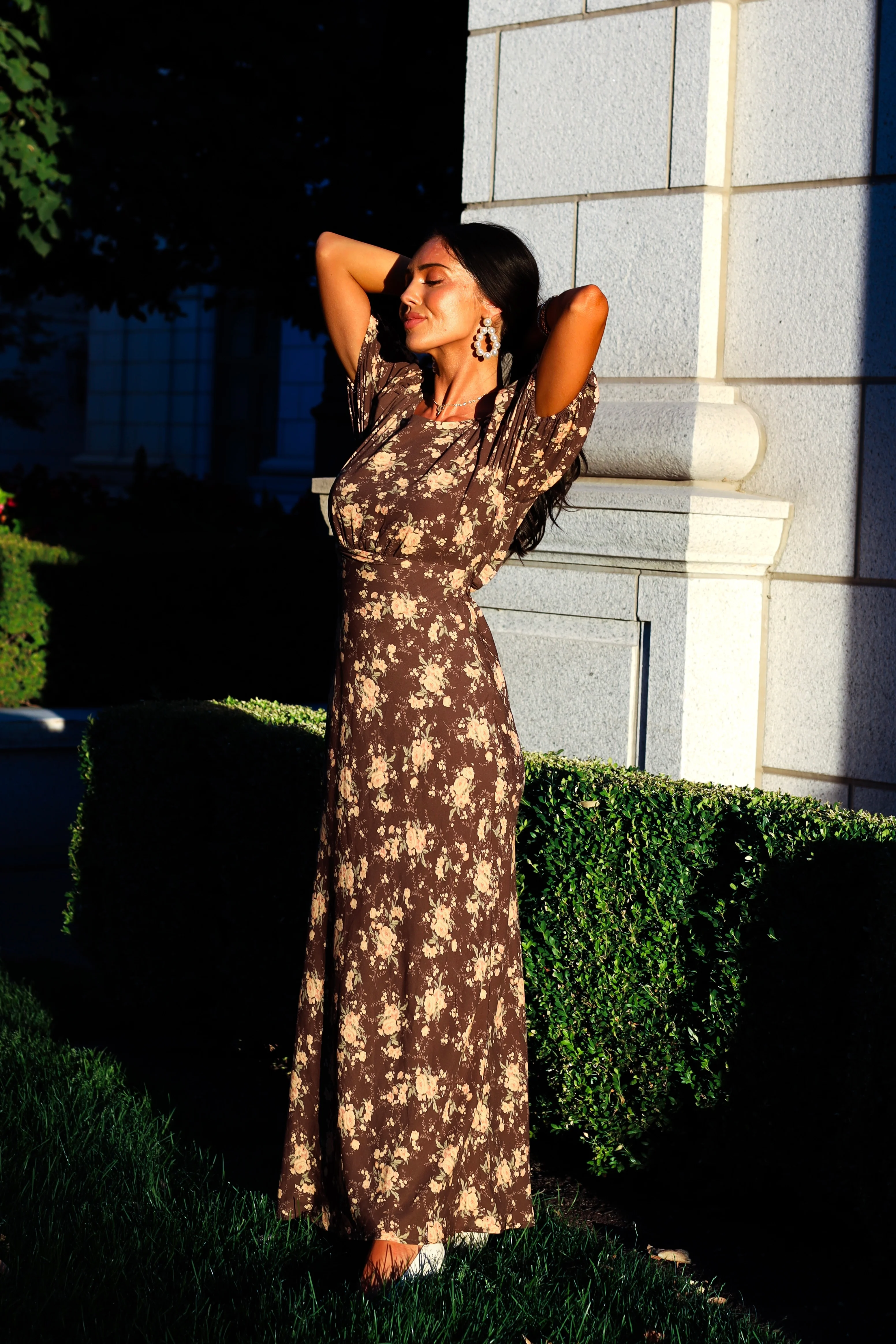The Andee Mocha with Peach Floral Dresses - XNAUWBI