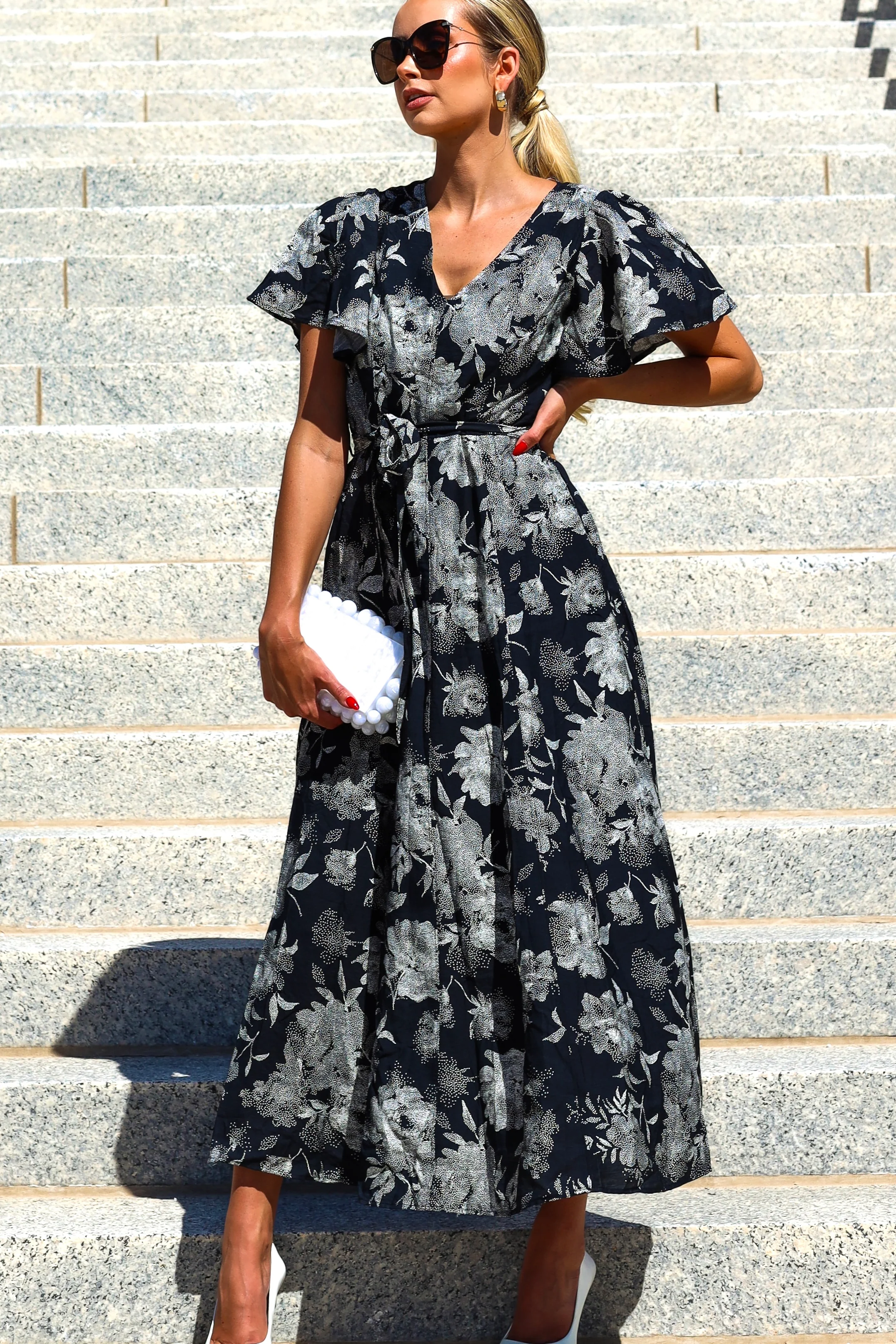 The Mynessa Black with White Floral Dresses - XNAUWBI