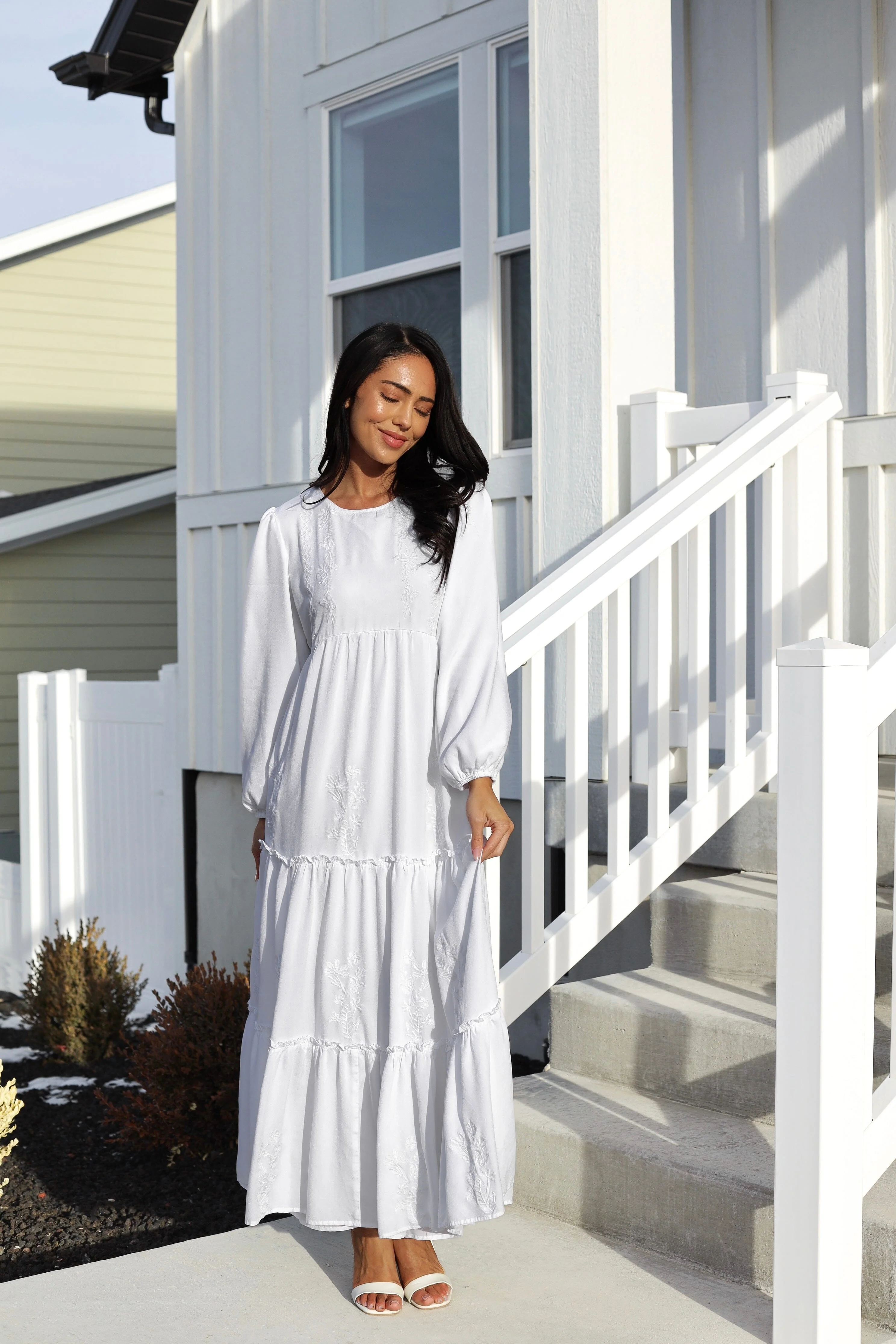 The Revelina White Dresses White Dresses - XNAUWBI