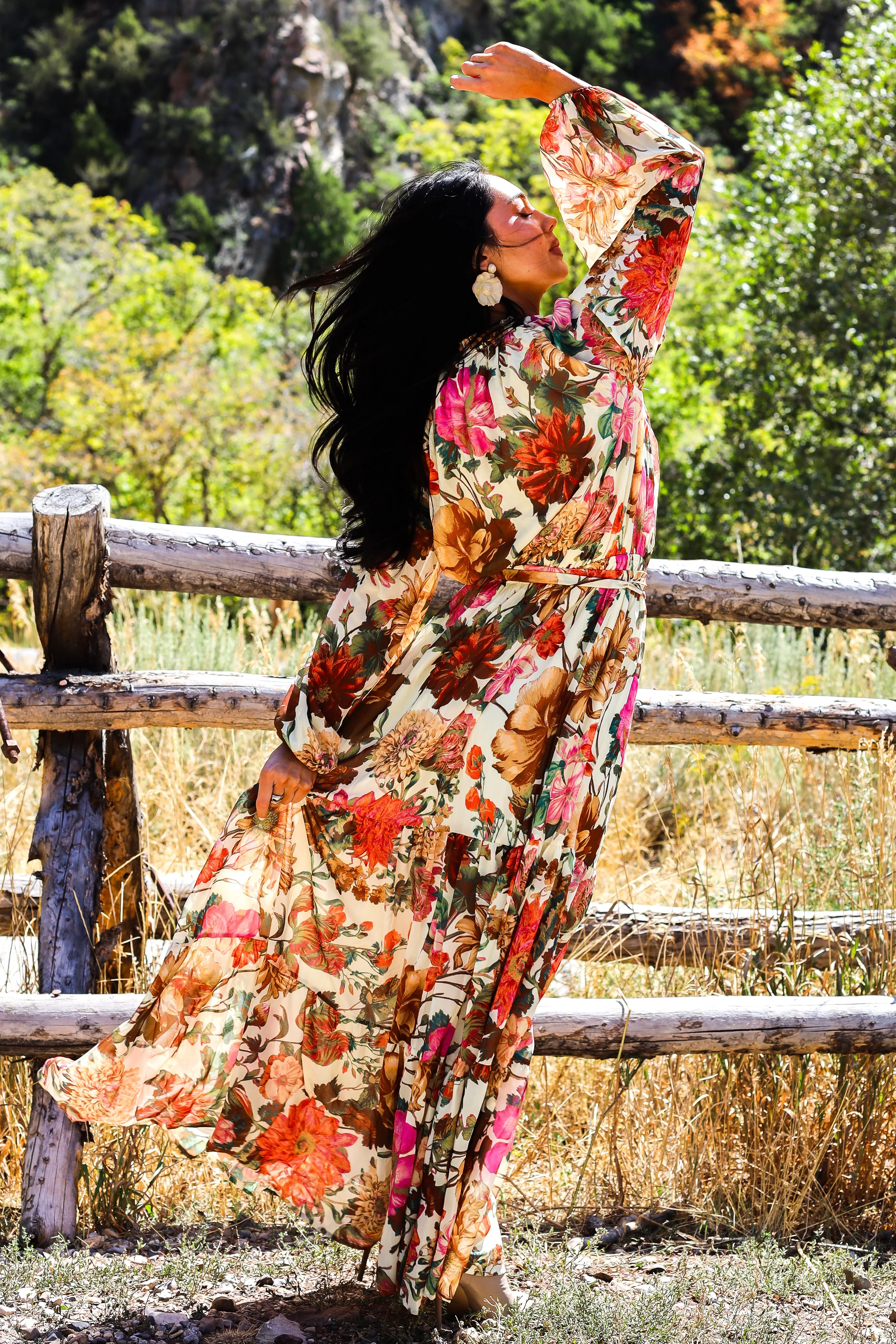 The Halani Cream Floral Dresses - XNAUWBI