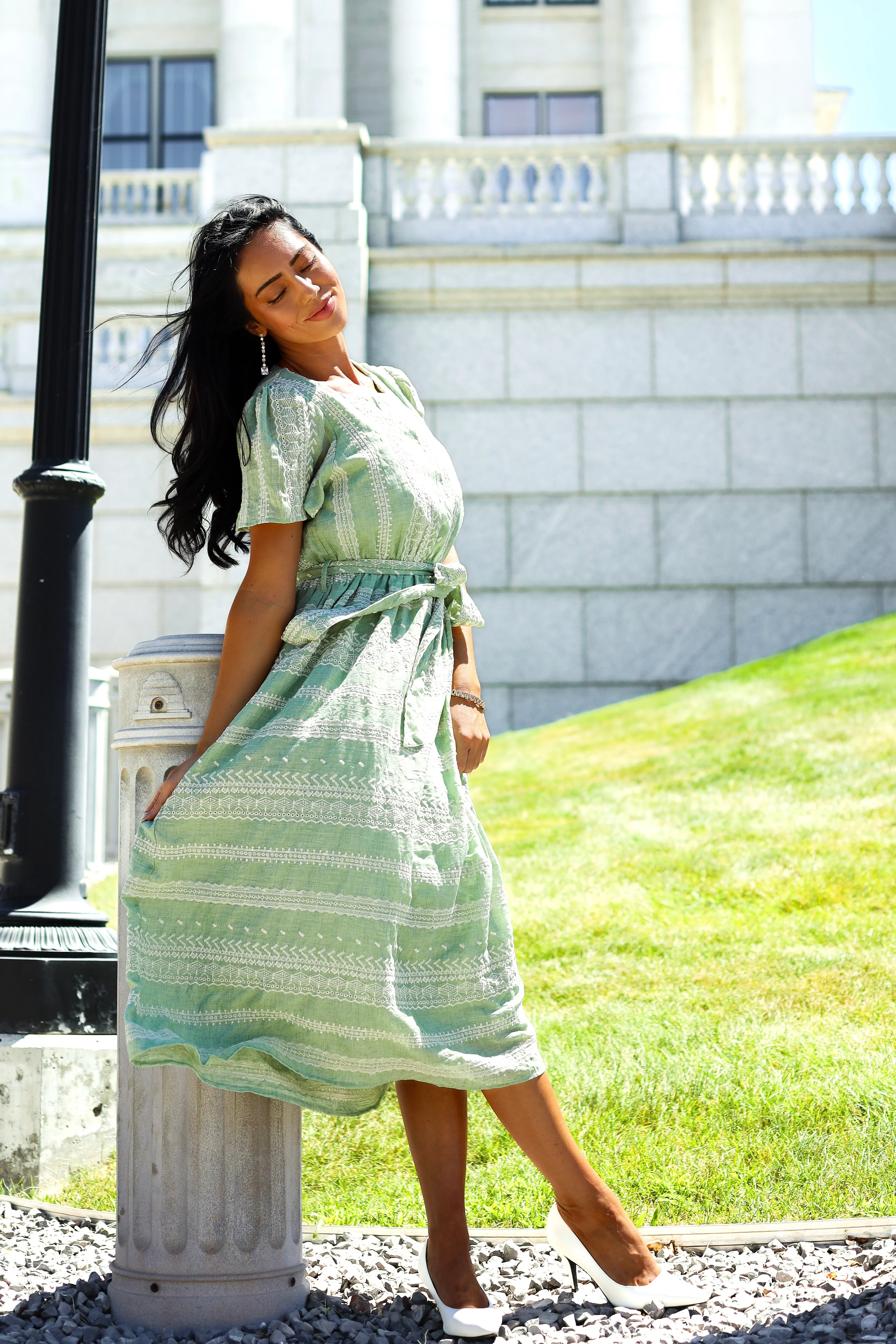 The Annalea Sage/Ivory Dresses - XNAUWBI