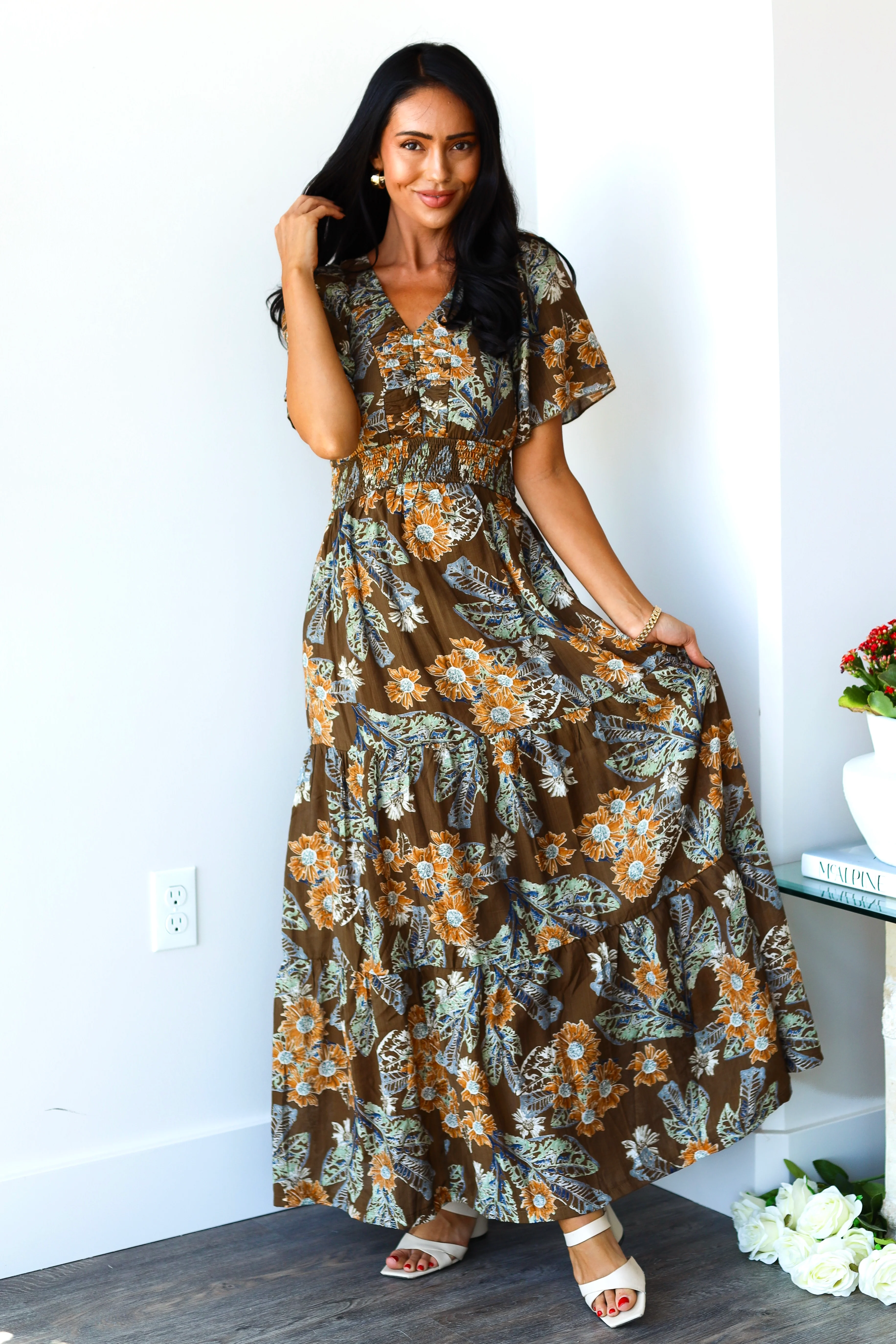The Shay Golden Fawn Dresses - XNAUWBI