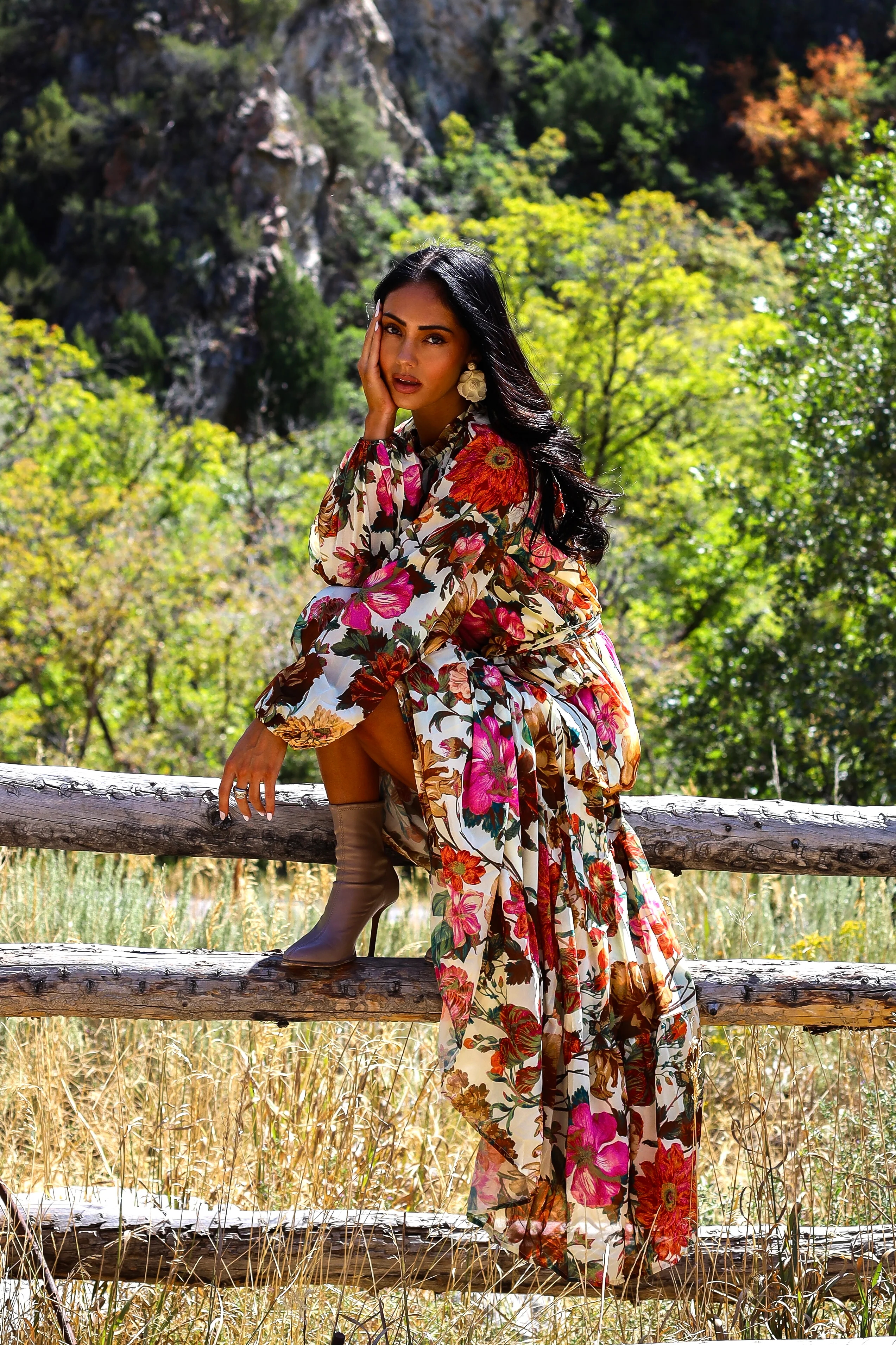 The Halani Cream Floral Dresses - XNAUWBI