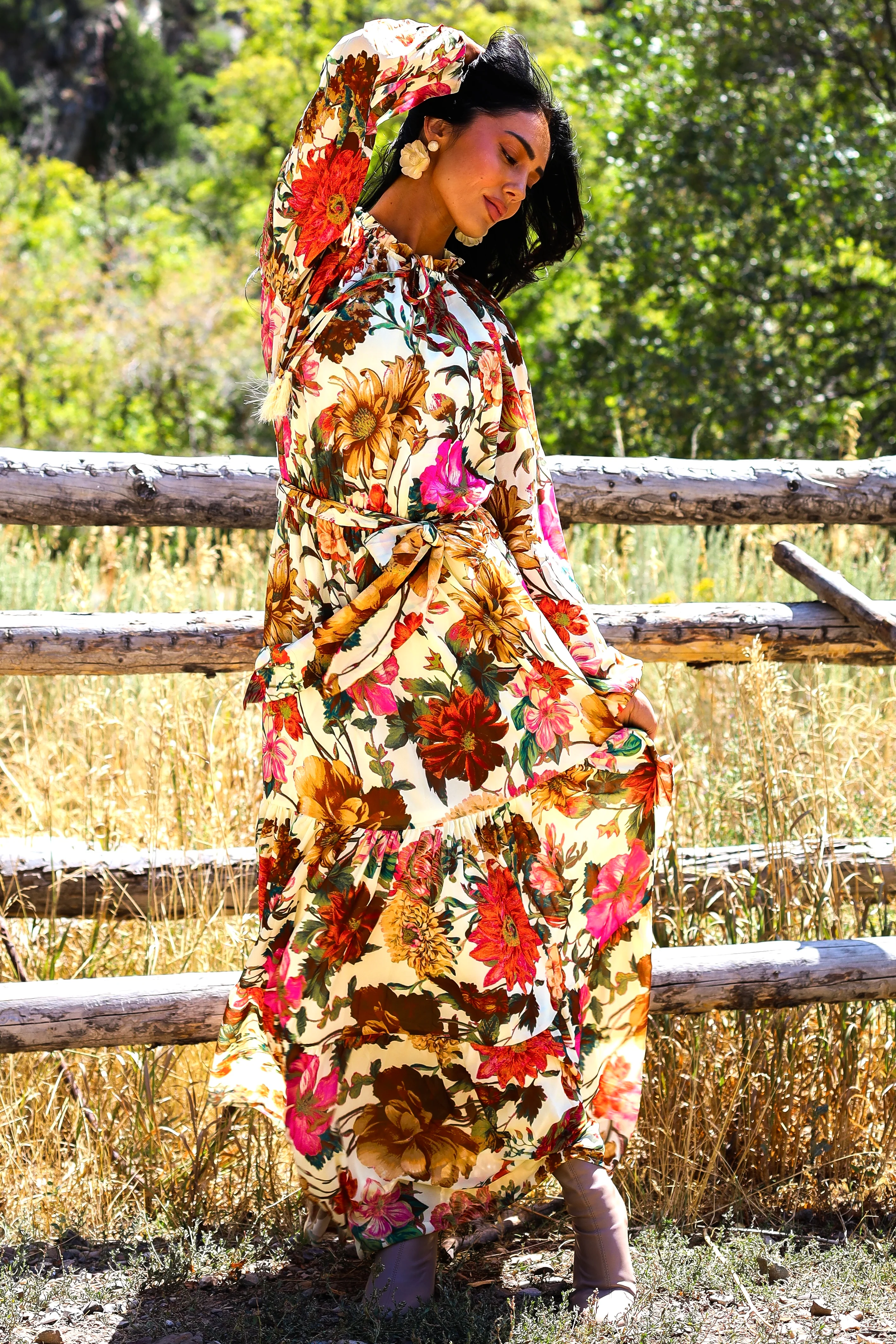 The Halani Cream Floral Dresses - XNAUWBI