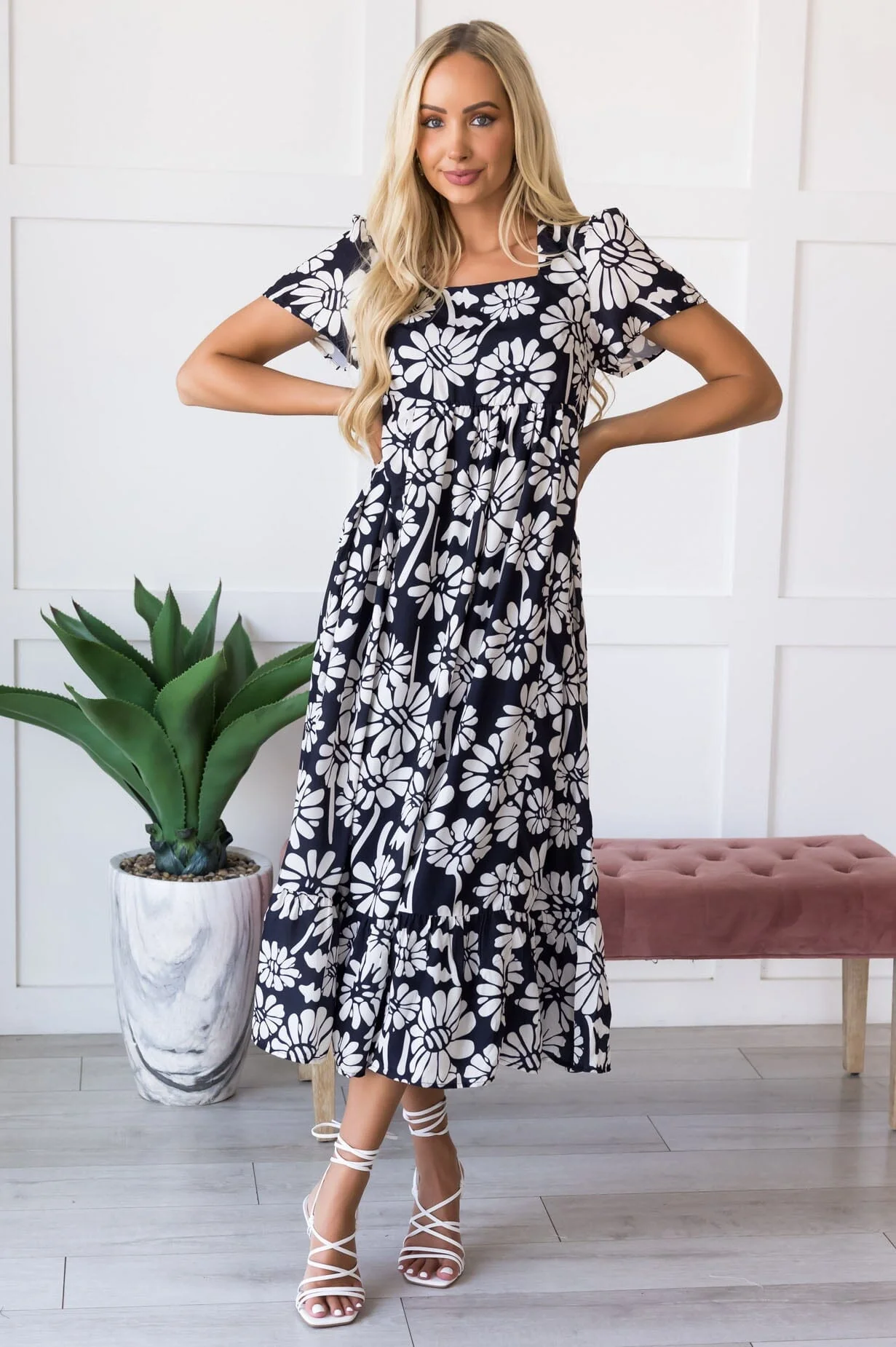 The Wendy Black Retro Bloom Dresses - XNAUWBI
