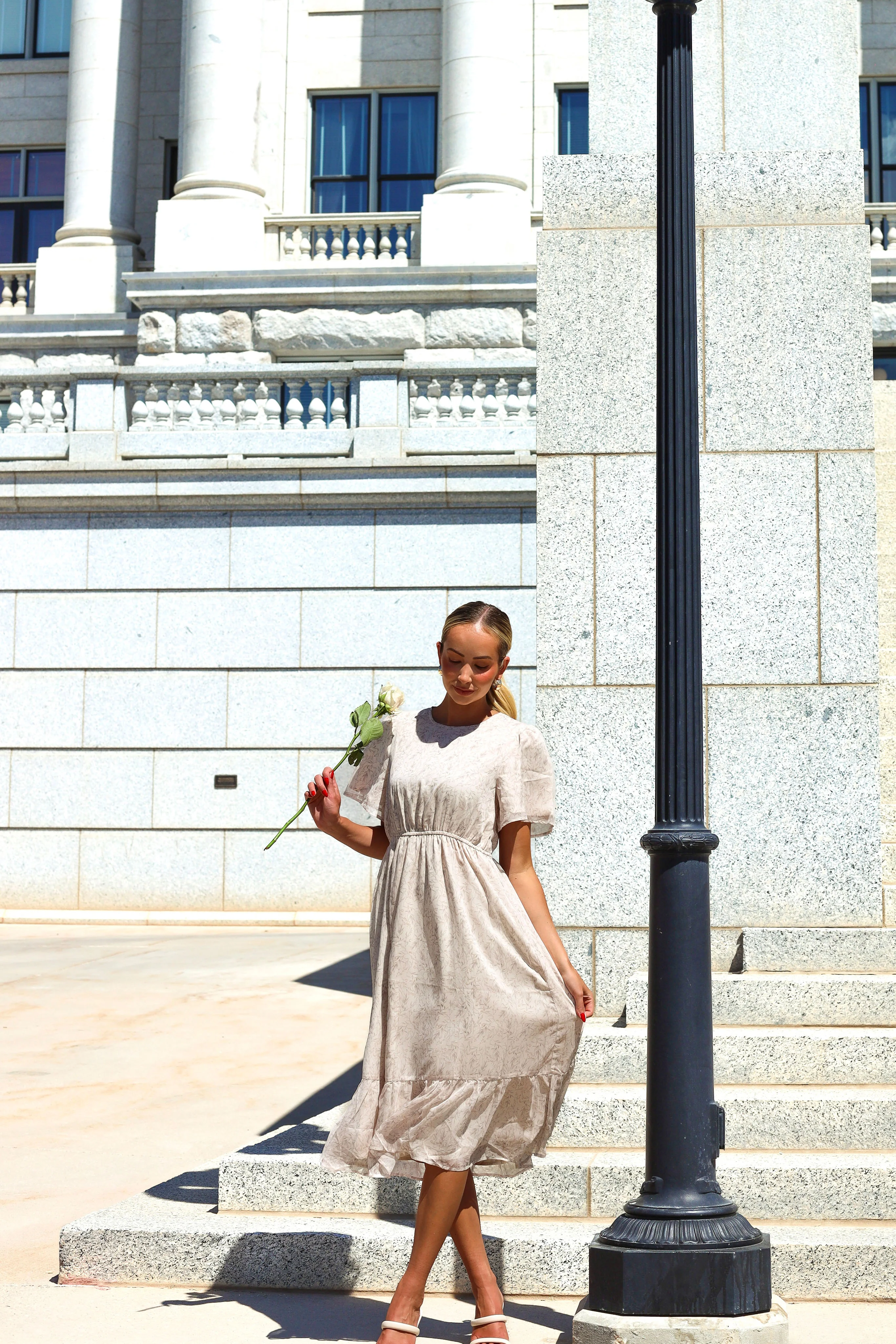 The Winnlynn Light/Dark Taupe Dresses - XNAUWBI