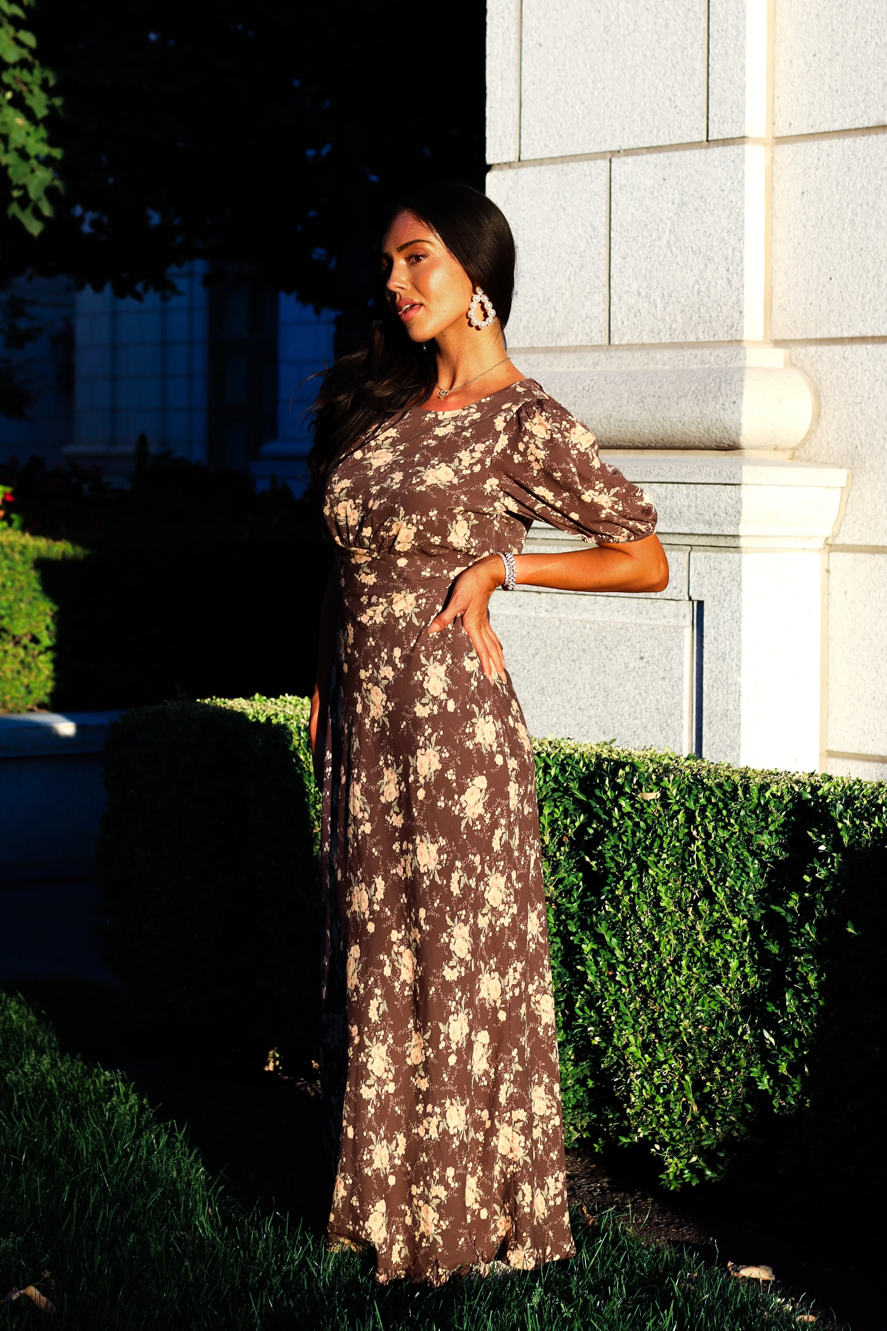 The Andee Mocha with Peach Floral Dresses - XNAUWBI