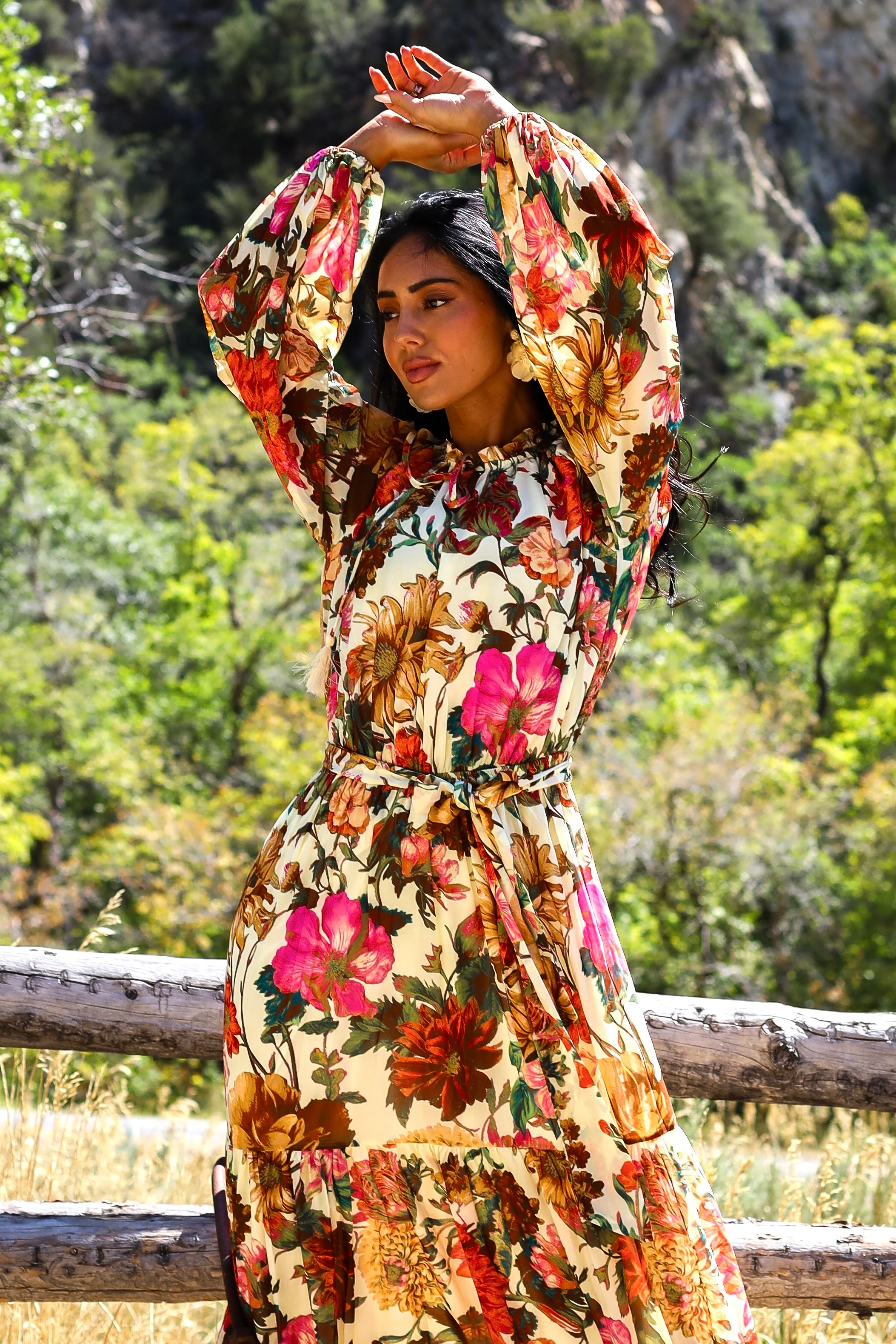 The Halani Cream Floral Dresses - XNAUWBI