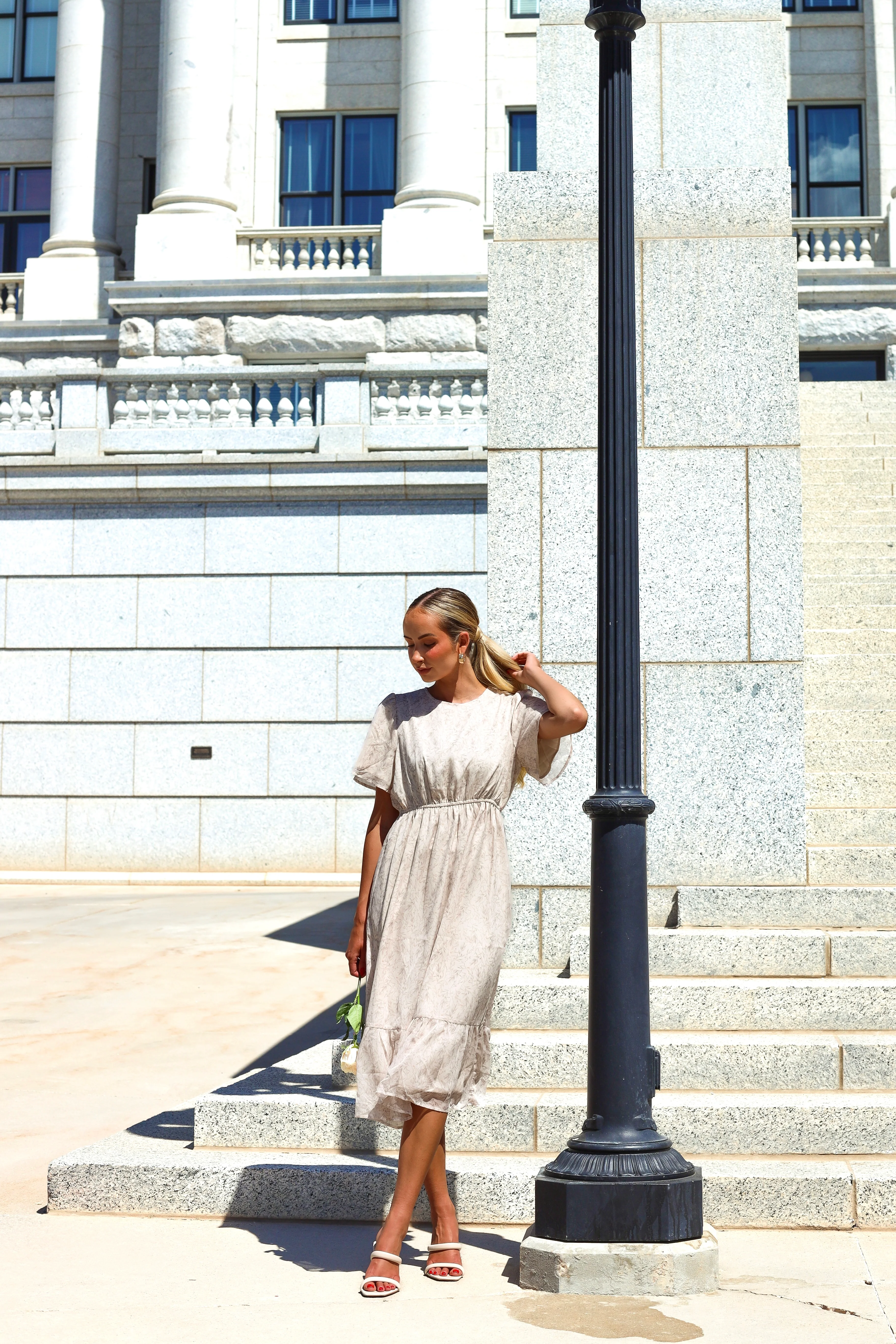 The Winnlynn Light/Dark Taupe Dresses - XNAUWBI