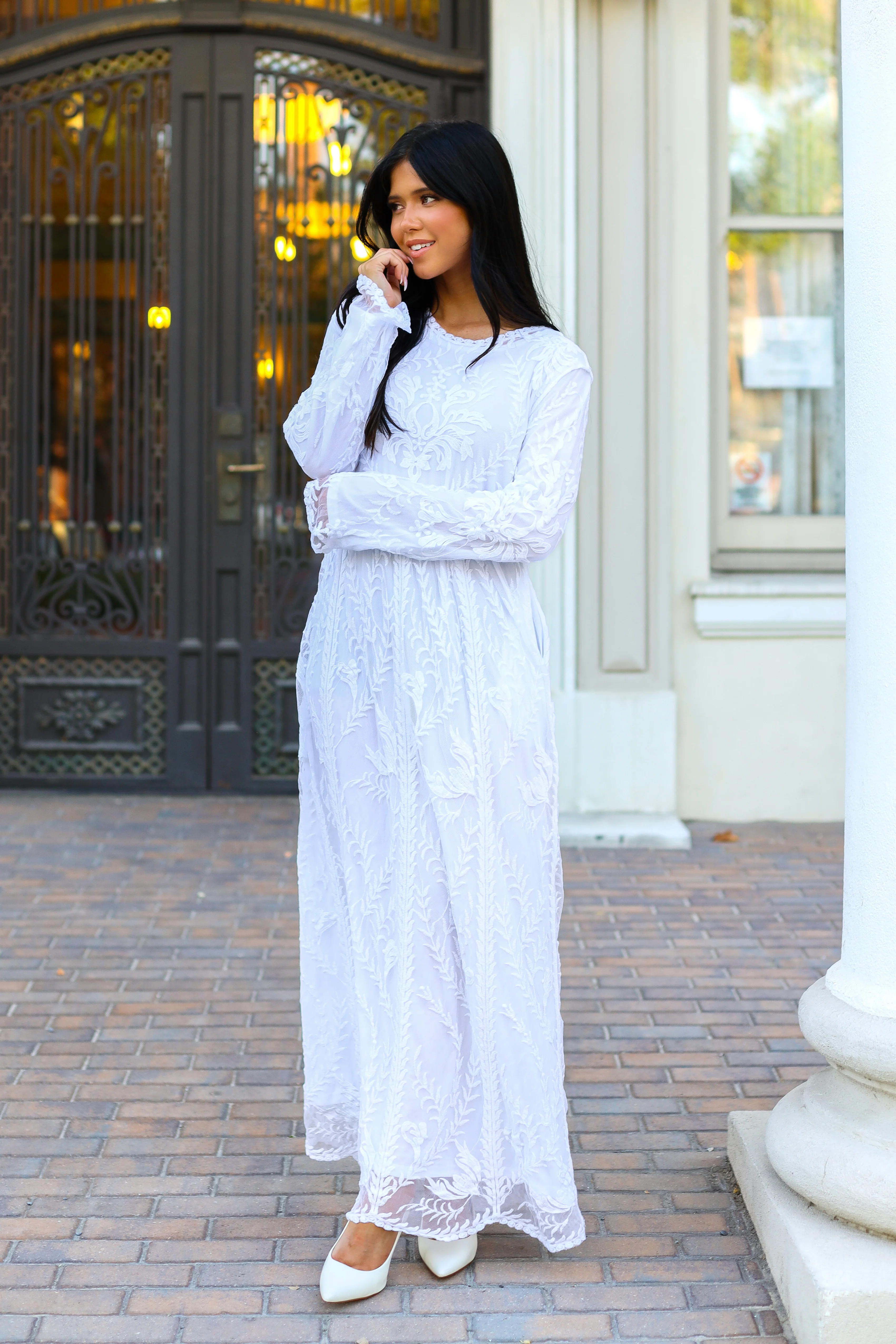 The Prosperity White Lace Dresses - XNAUWBI