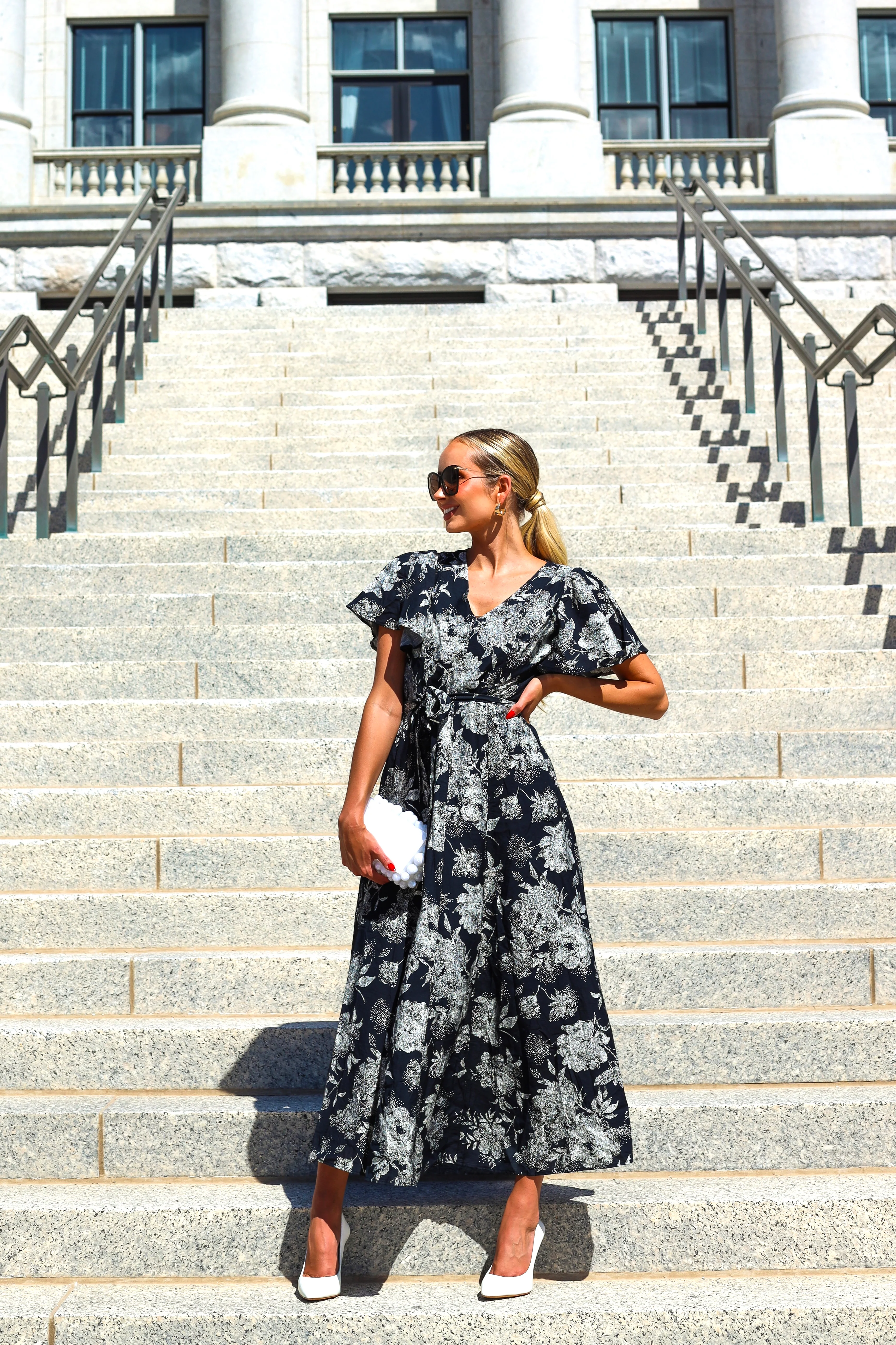 The Mynessa Black with White Floral Dresses - XNAUWBI