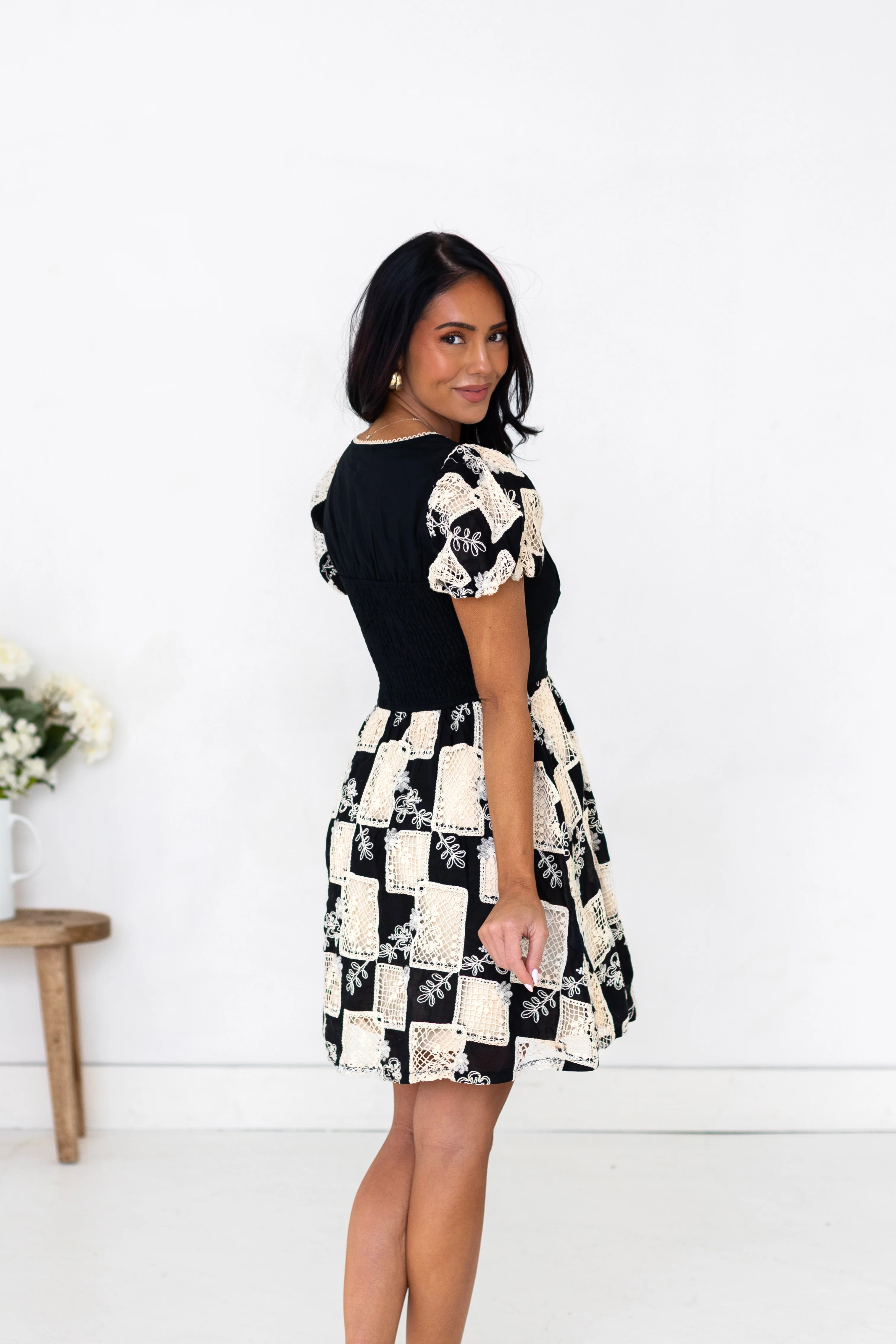 The Illary Black/Cream Dresses - XNAUWBI