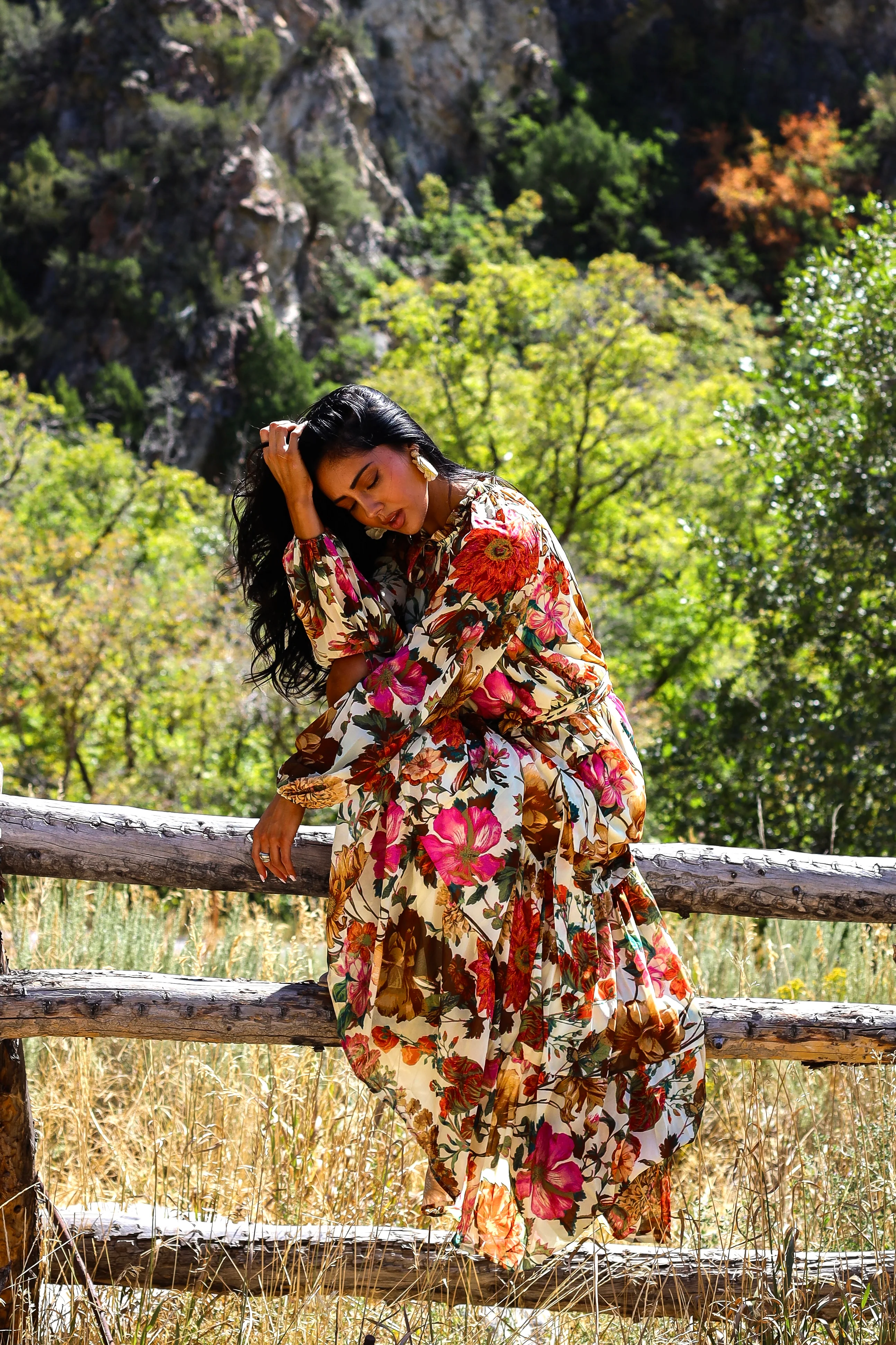 The Halani Cream Floral Dresses - XNAUWBI