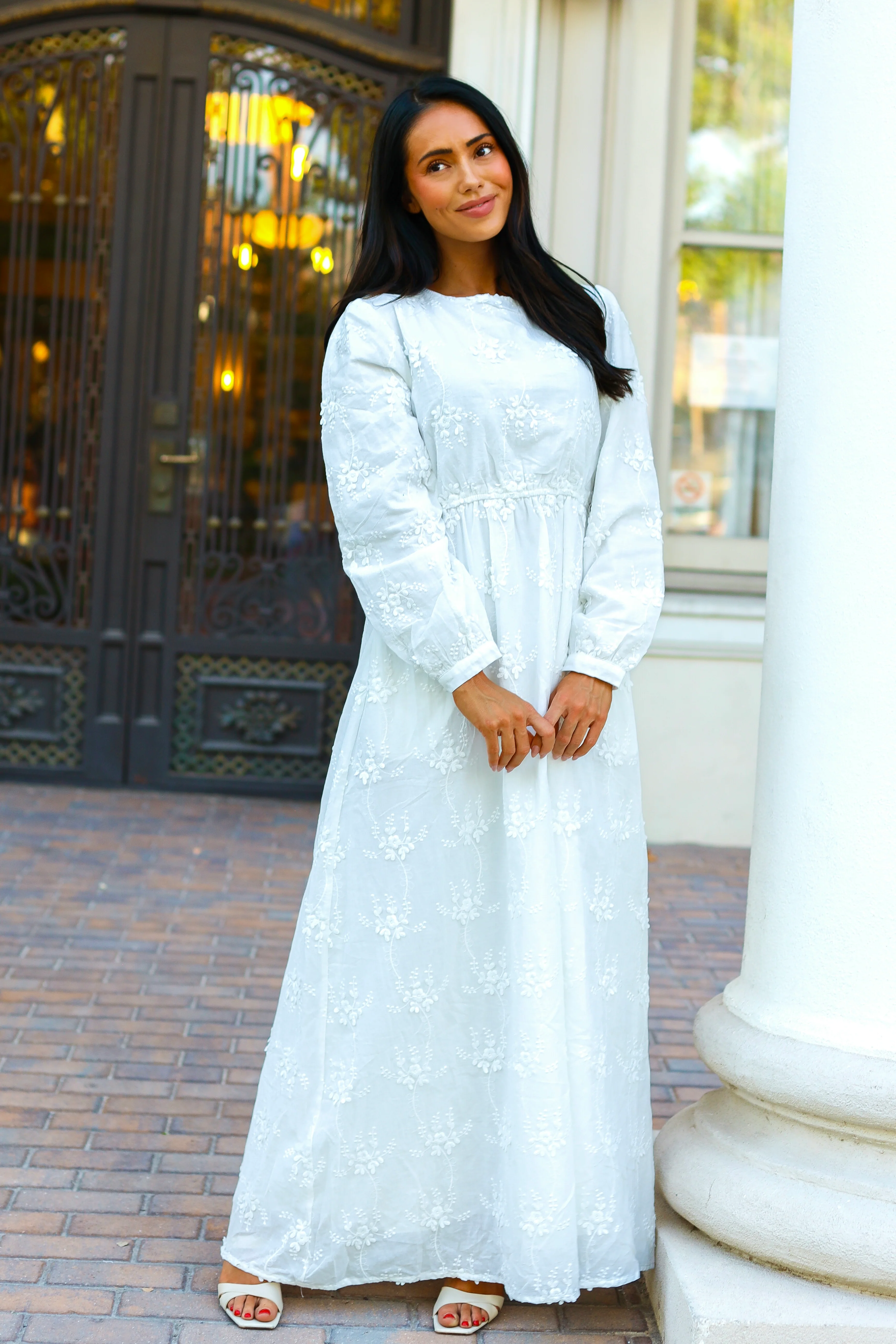 The Calandra Ivory Eyelet Dresses - XNAUWBI