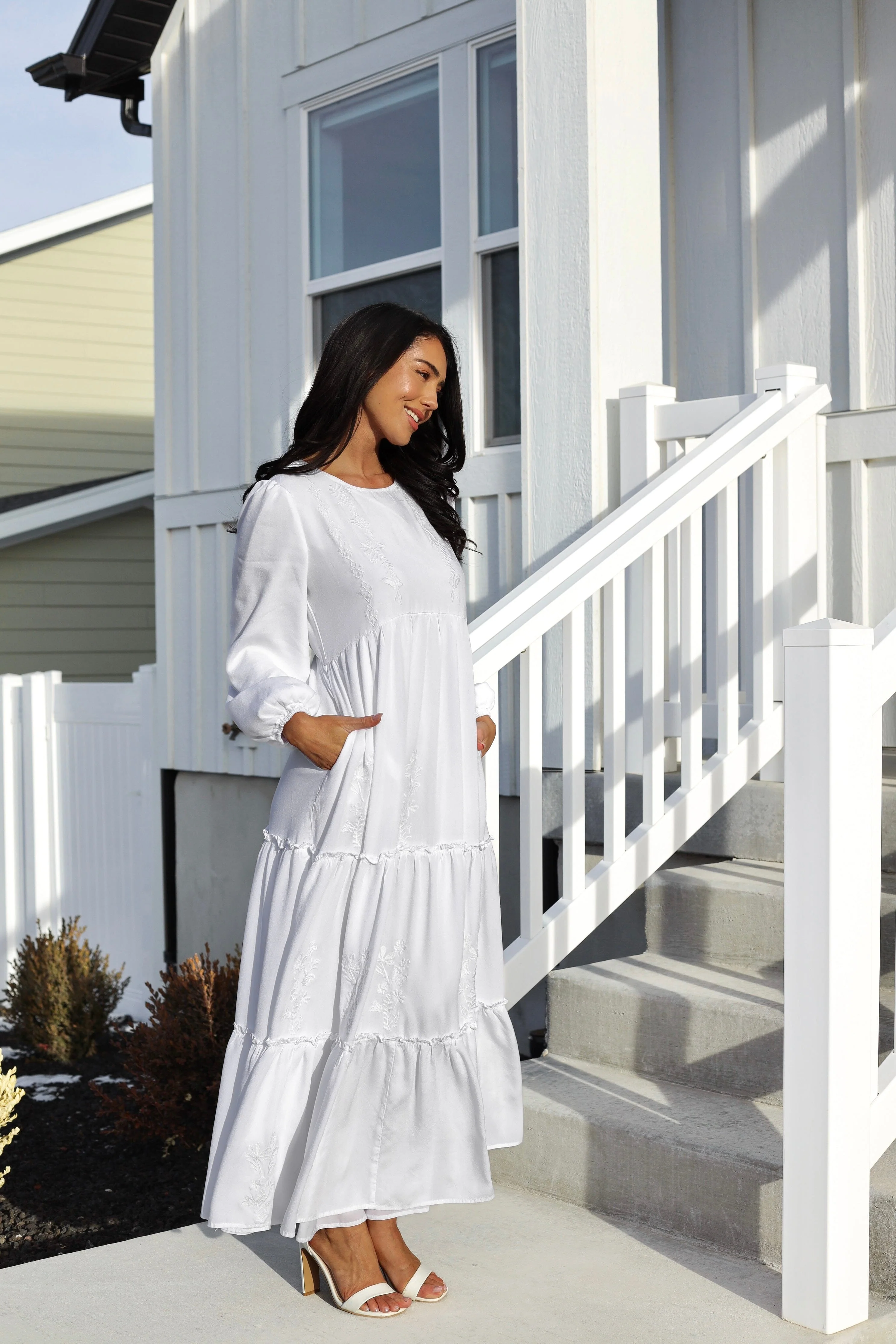 The Revelina White Dresses White Dresses - XNAUWBI