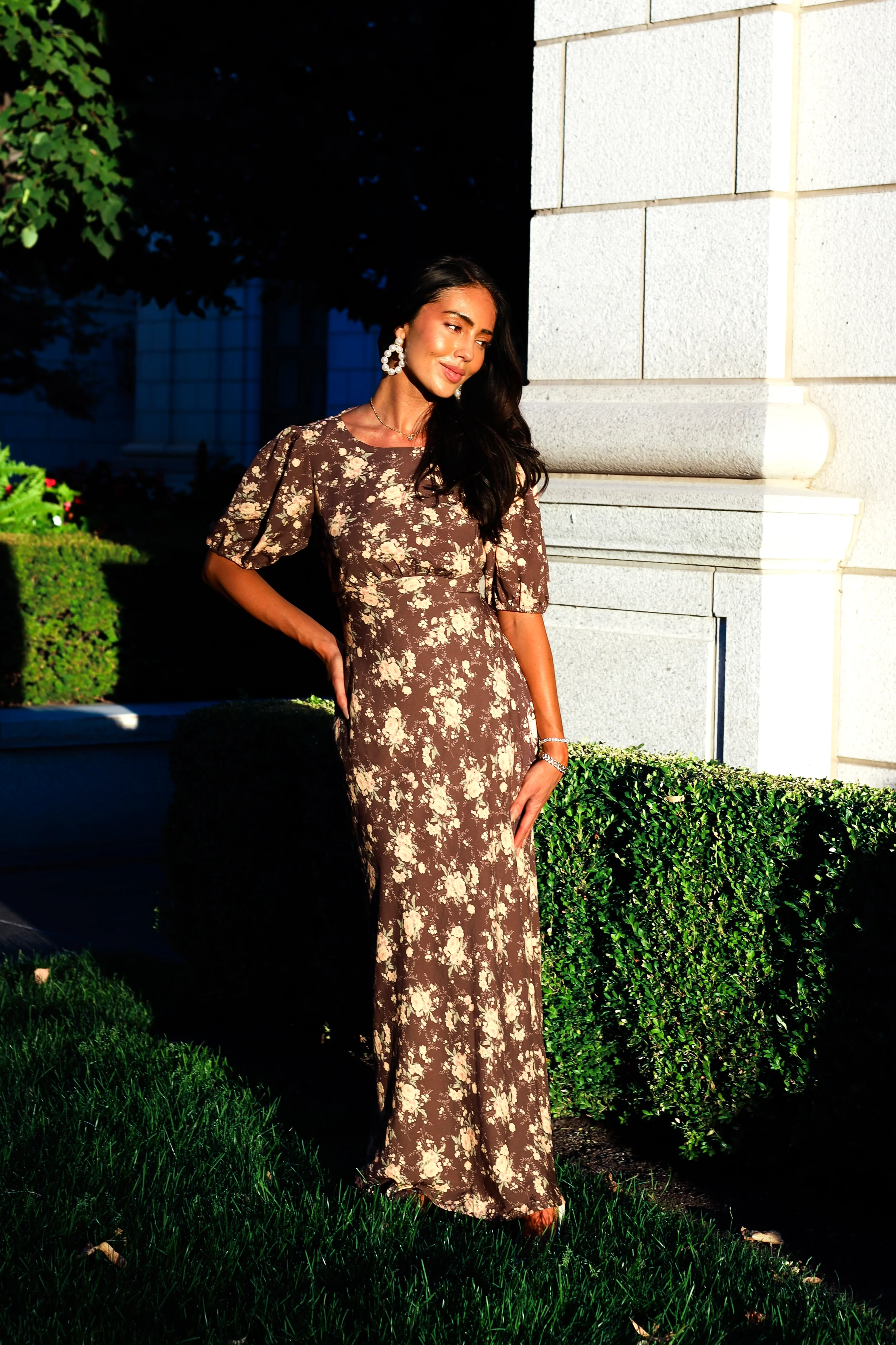 The Andee Mocha with Peach Floral Dresses - XNAUWBI