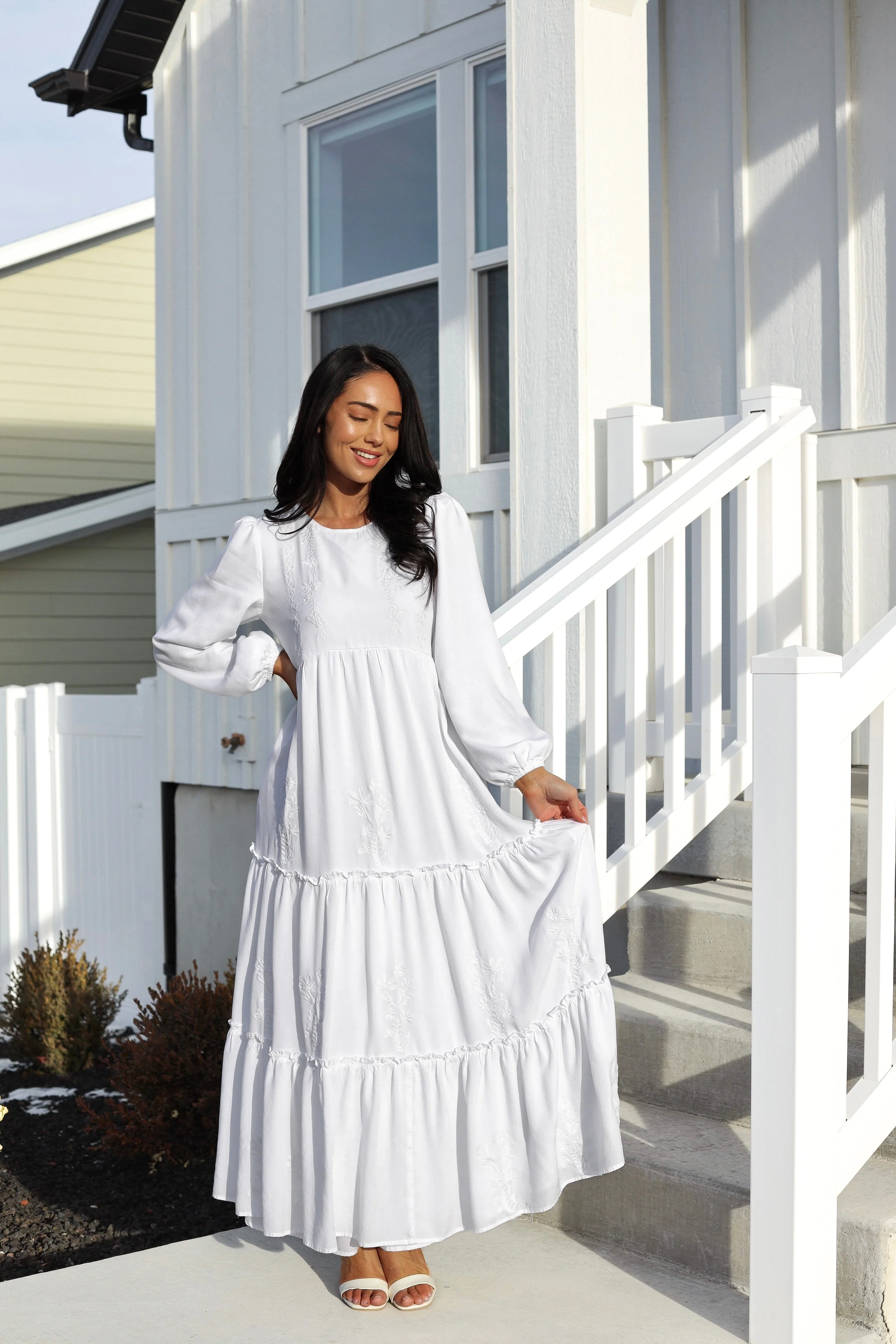 The Revelina White Dresses White Dresses - XNAUWBI