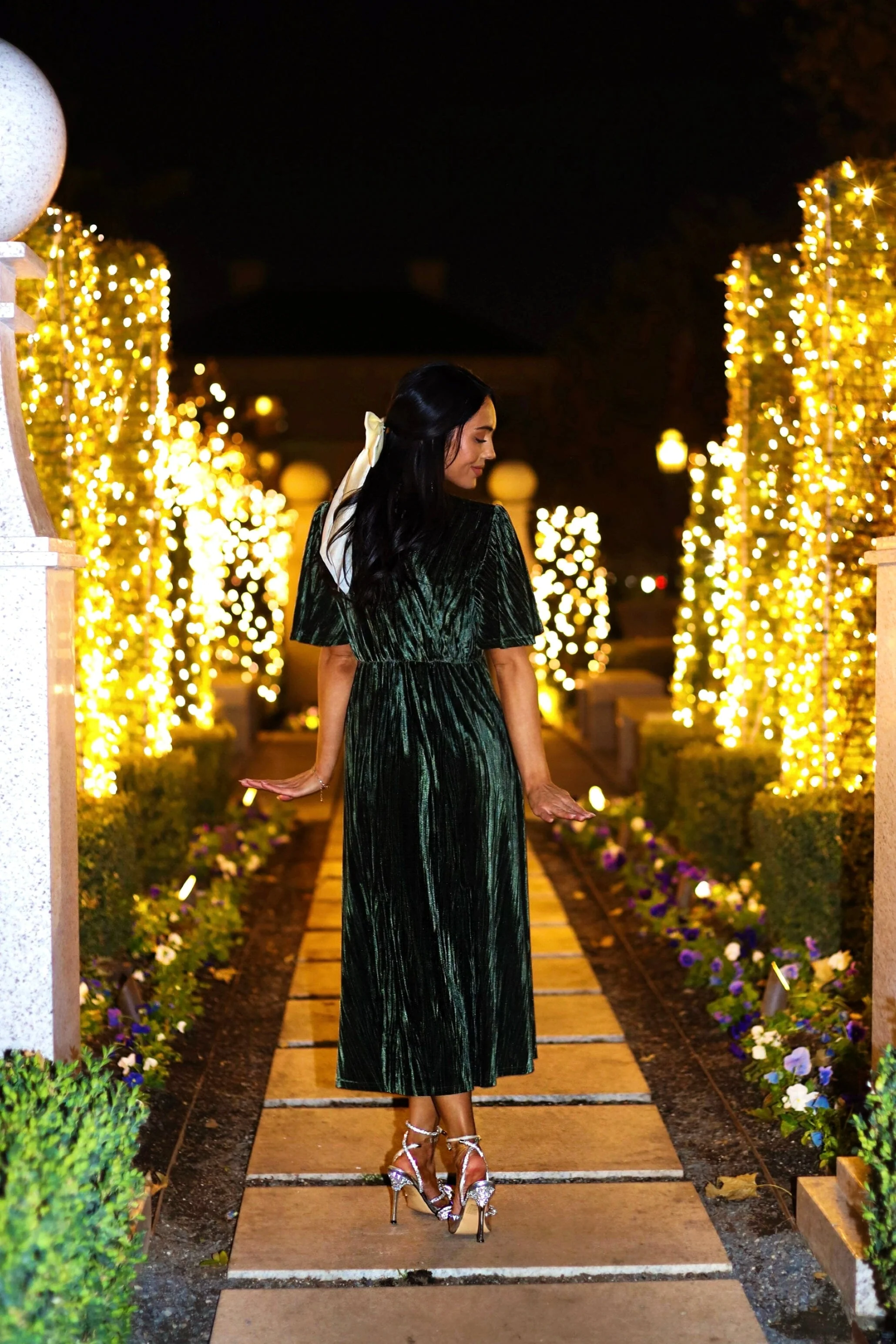 The Tasia Deep Olive Velvet Dresses - XNAUWBI