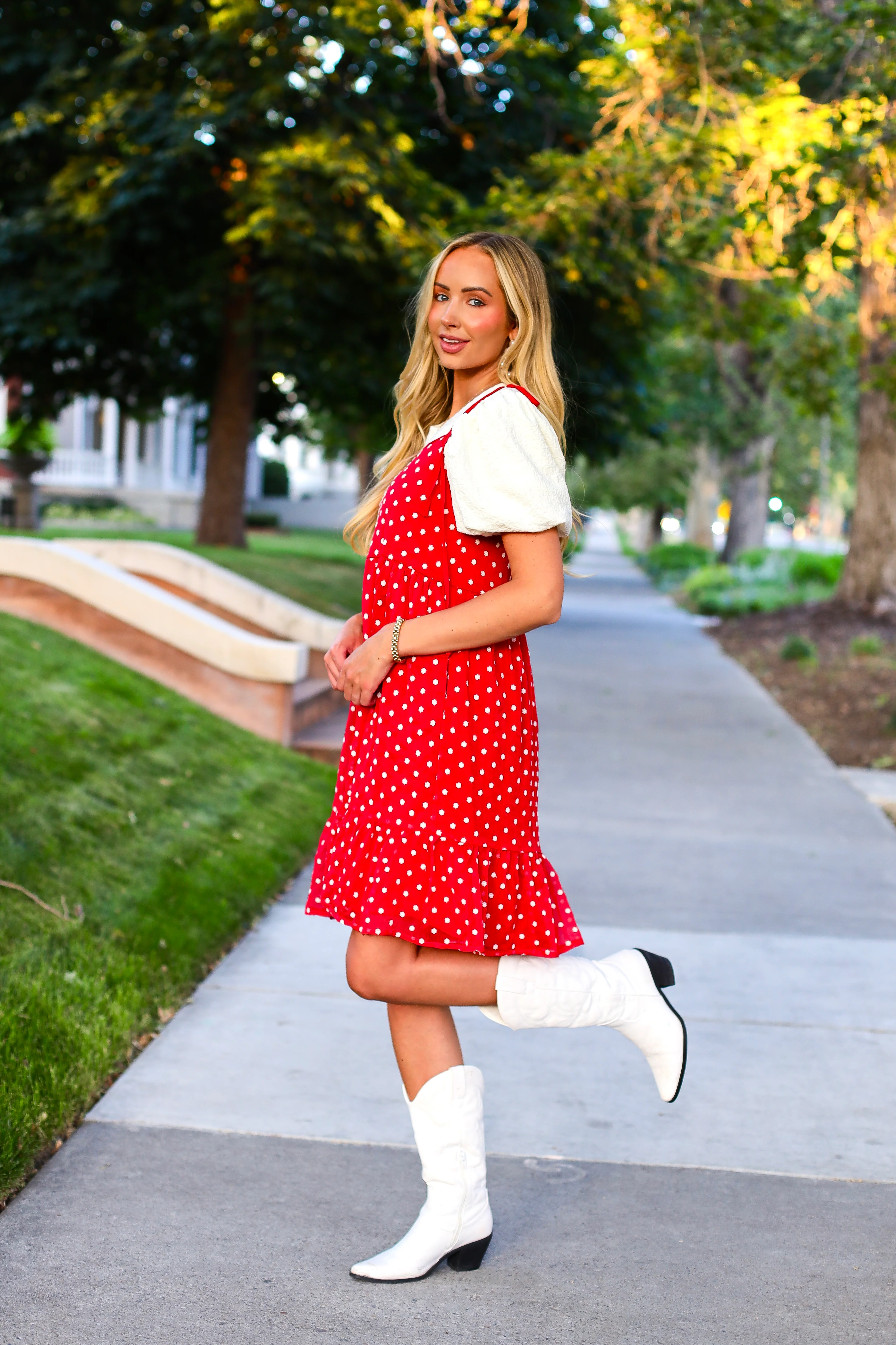 The Leon Red Daisy Polka Dot Dresses - XNAUWBI