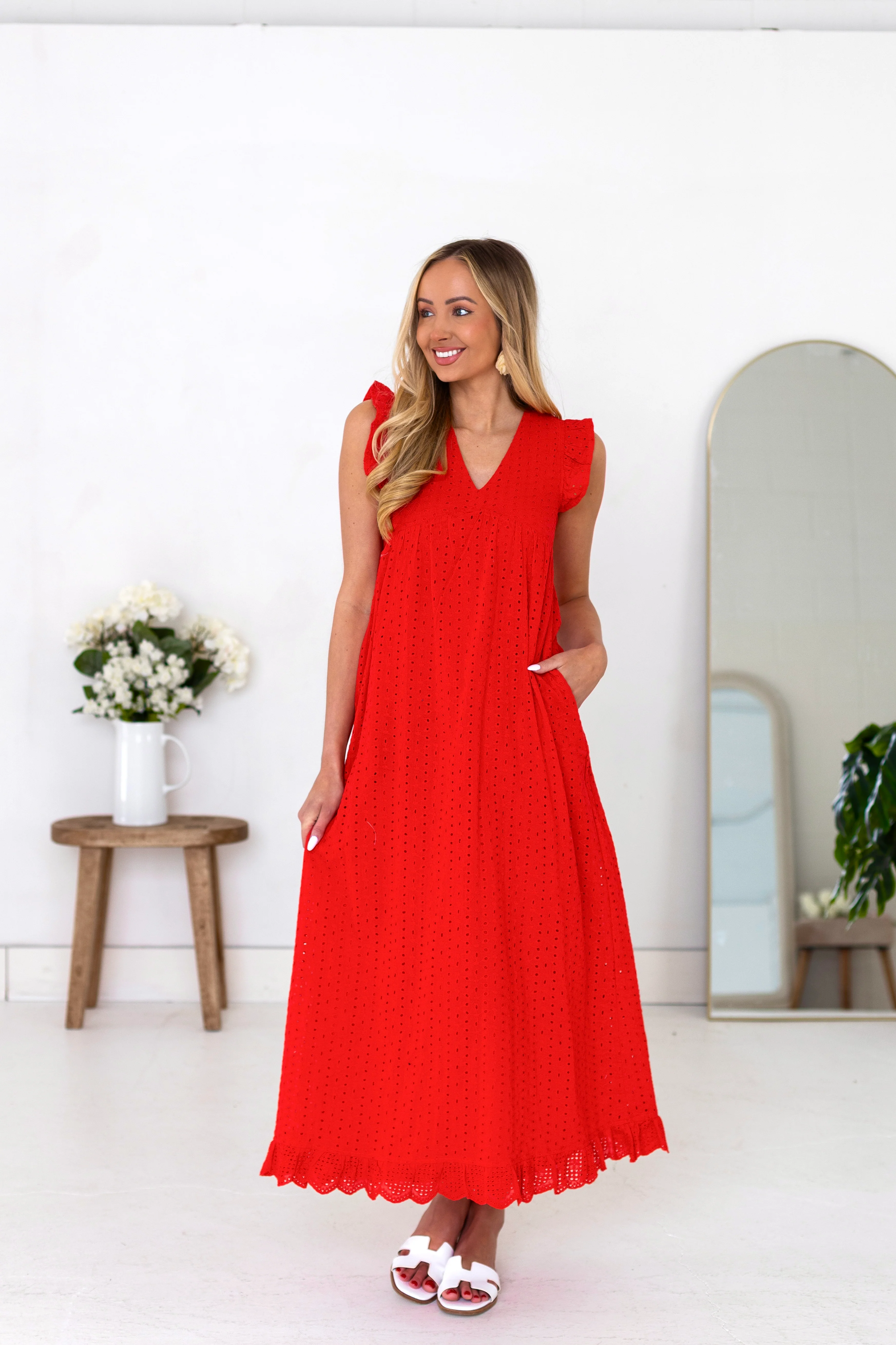 The Dutton Hibiscus Eyelet Dresses - XNAUWBI