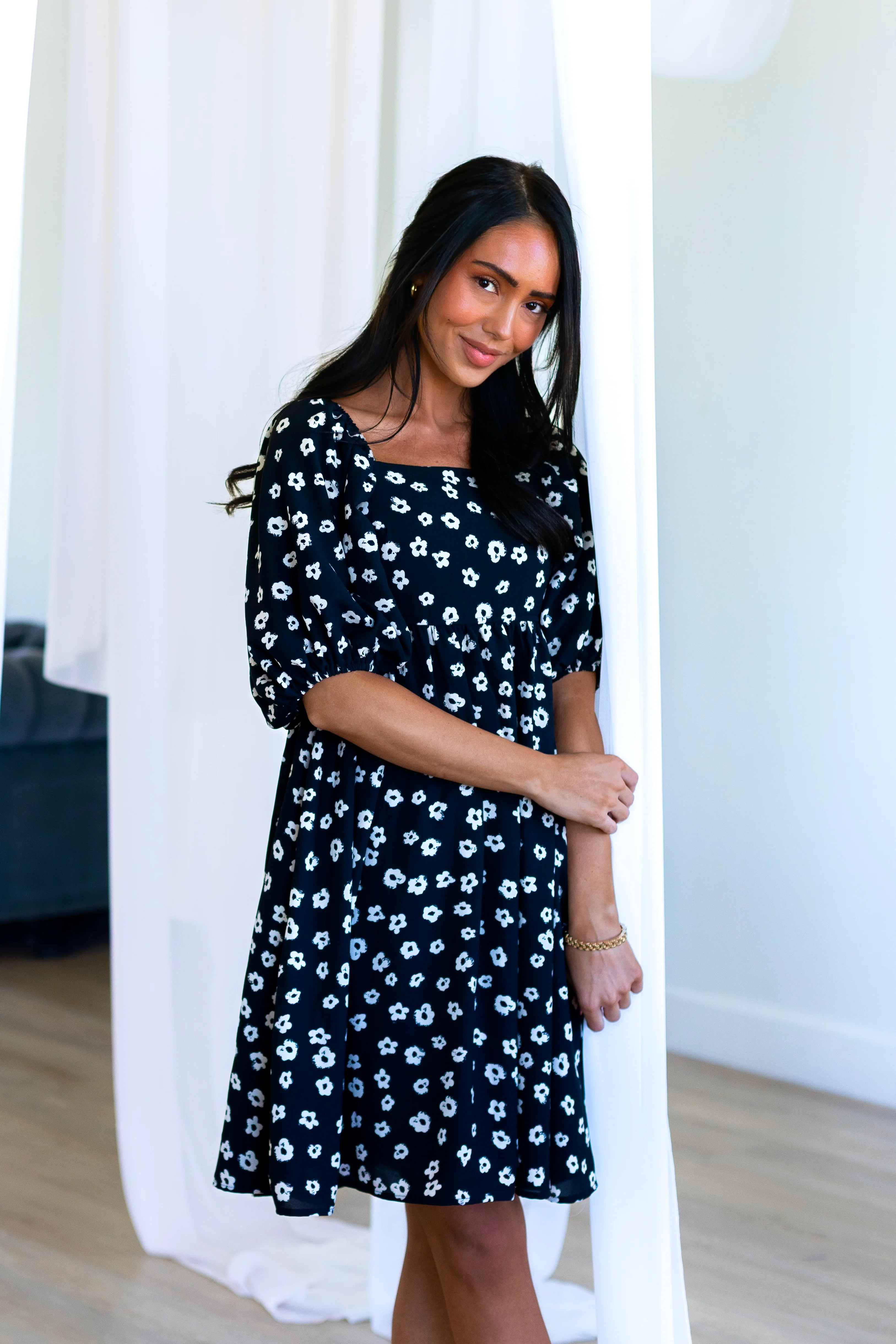 The Tatum Muted Floral Dresses - XNAUWBI