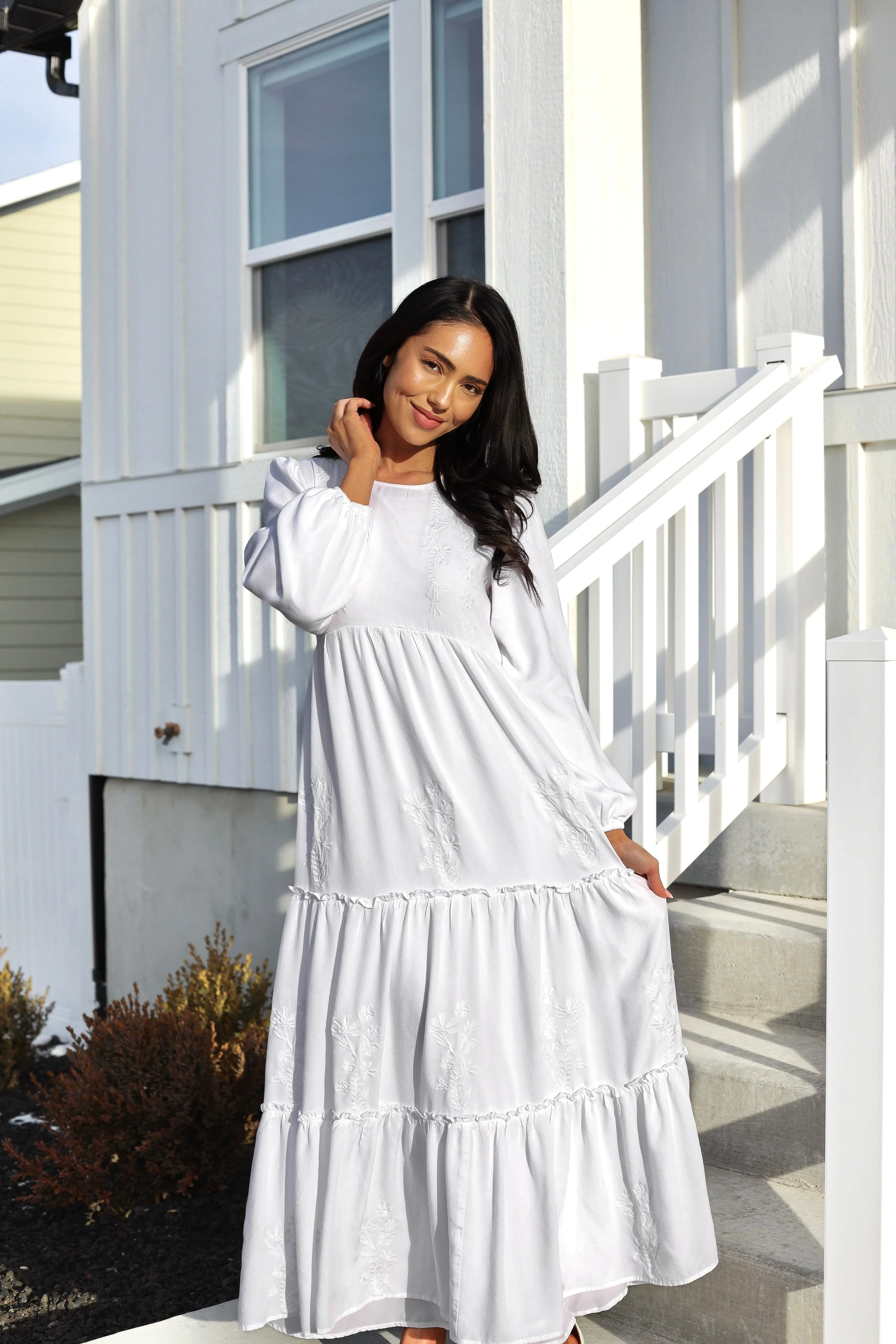 The Revelina White Dresses White Dresses - XNAUWBI