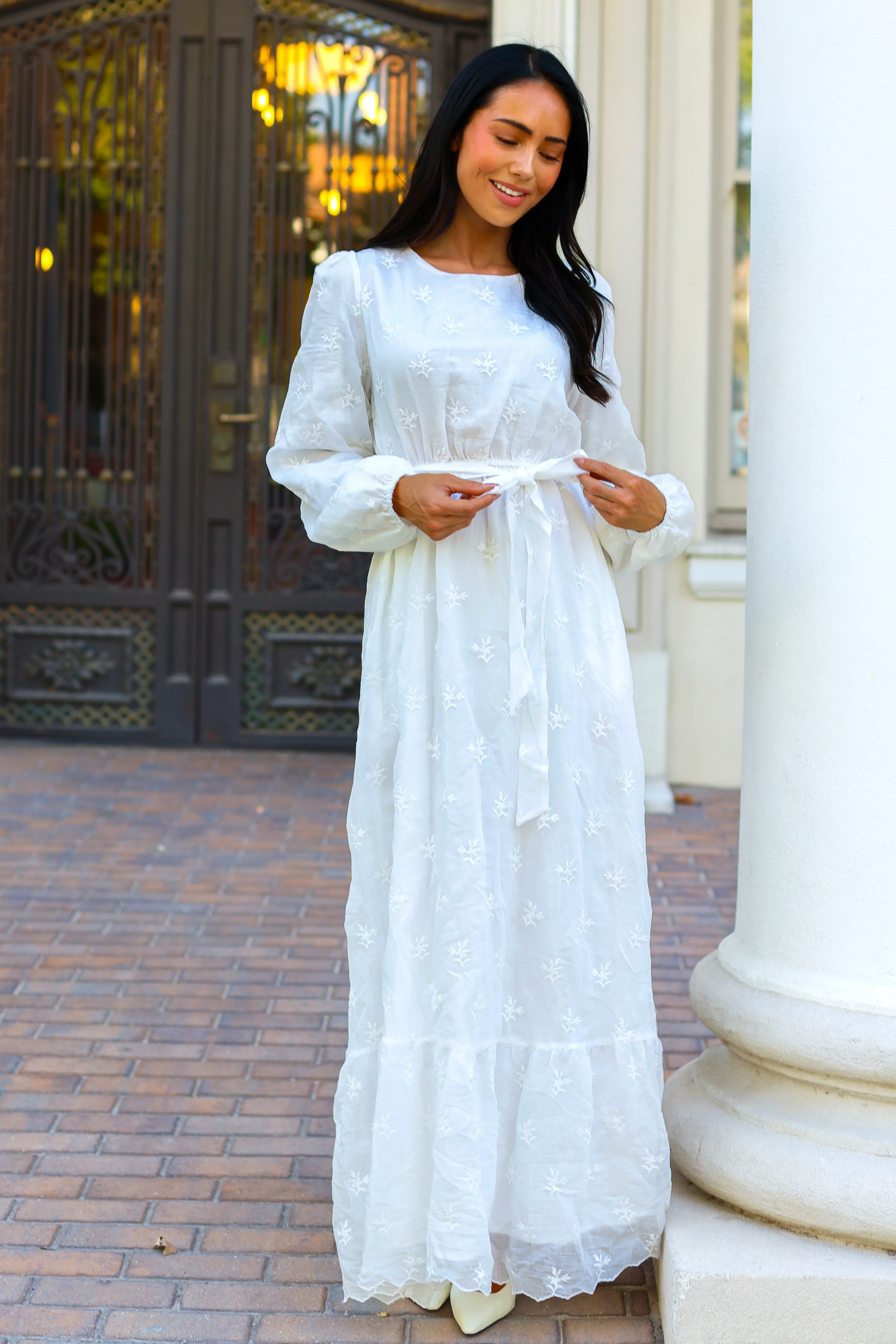 The Isleah Ivory Dresses - XNAUWBI