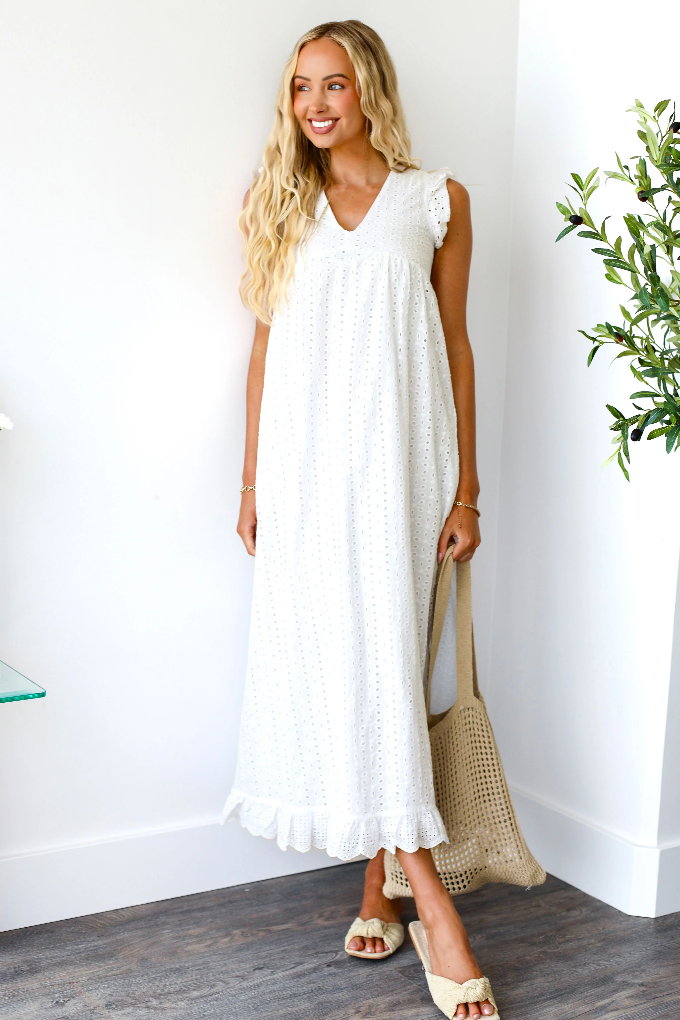 The Dutton White Dresses - XNAUWBI