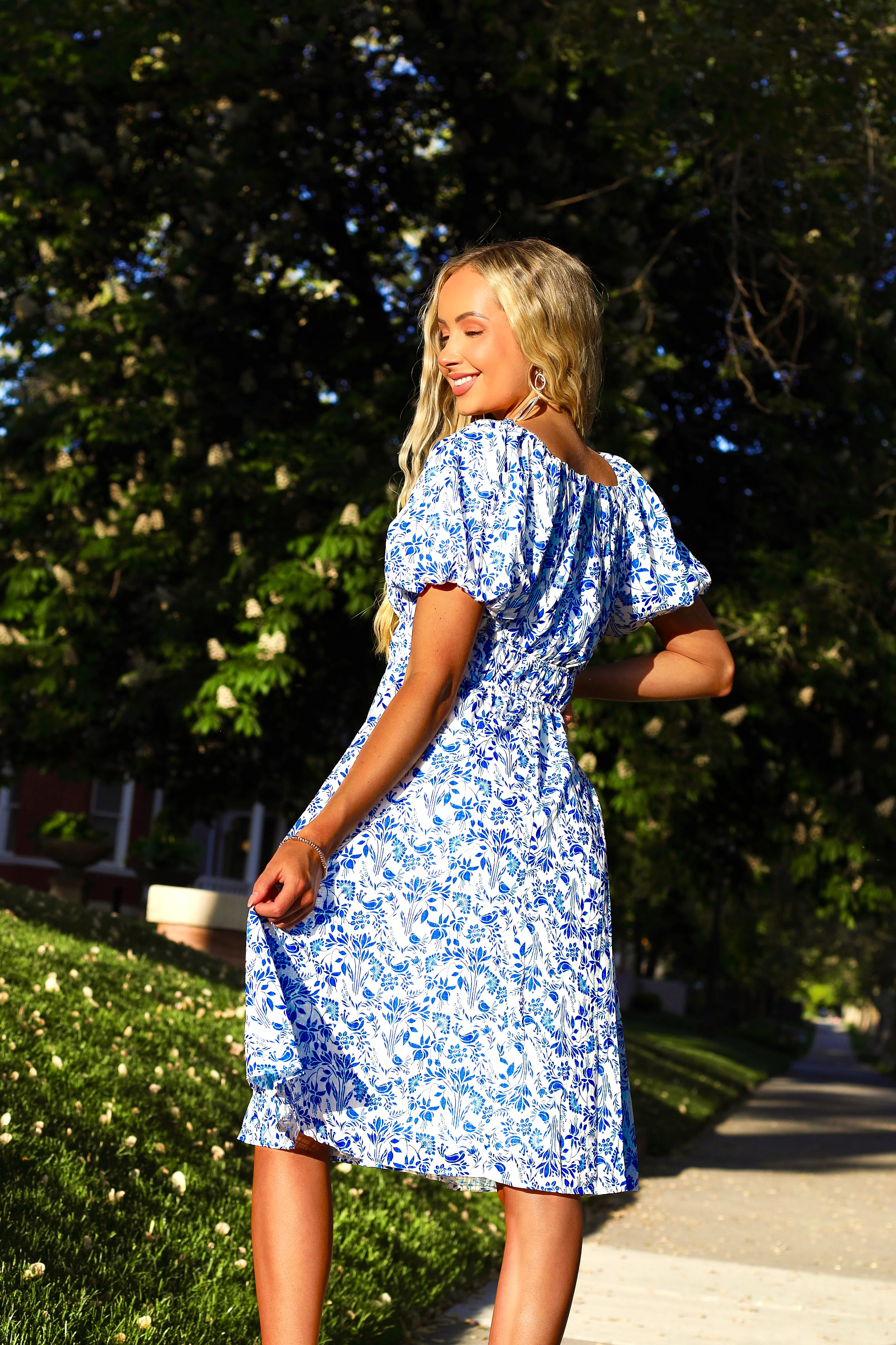 The Arla White/Blue Floral Dresses - XNAUWBI