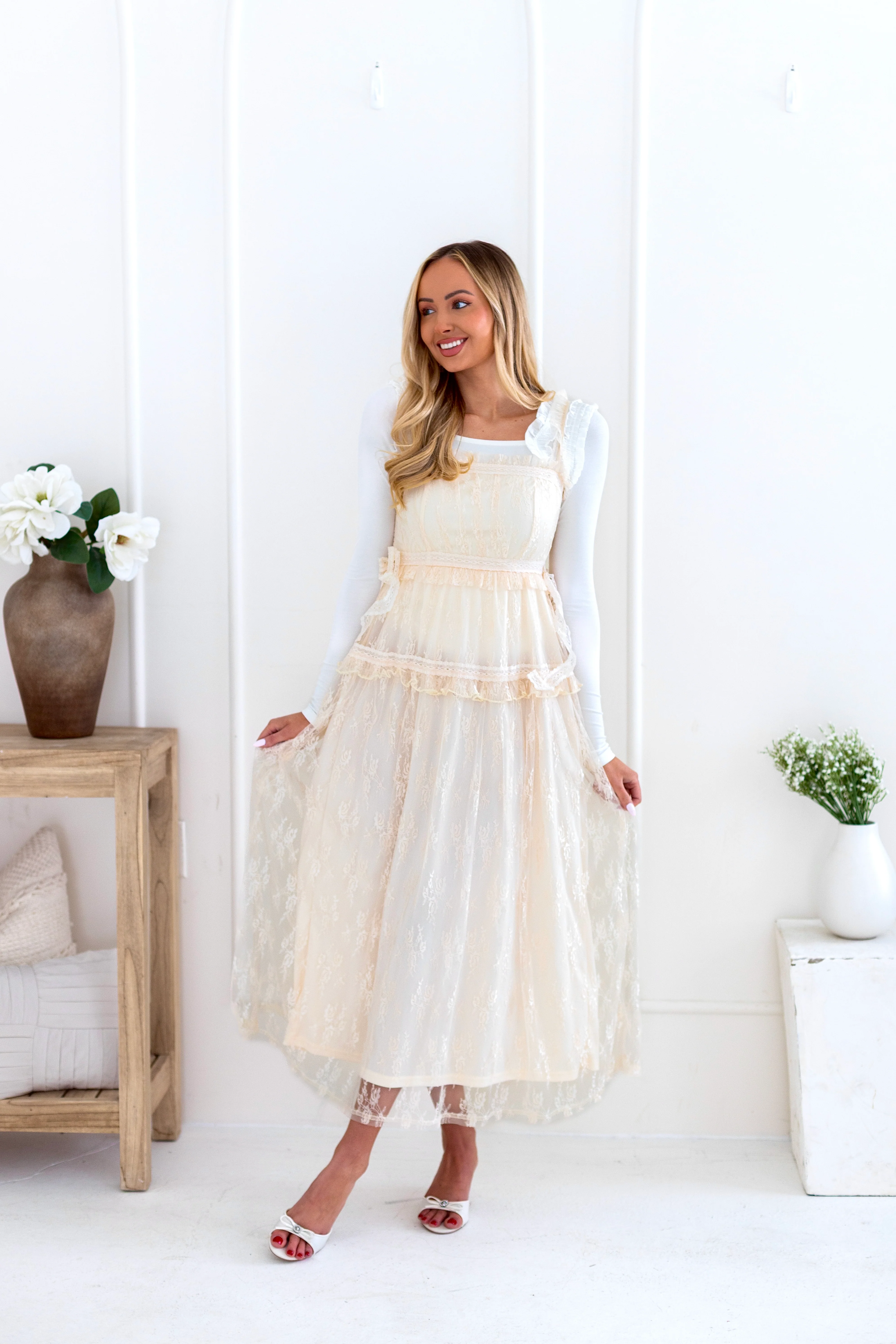 The Gretchyn Ecru Dresses - XNAUWBI