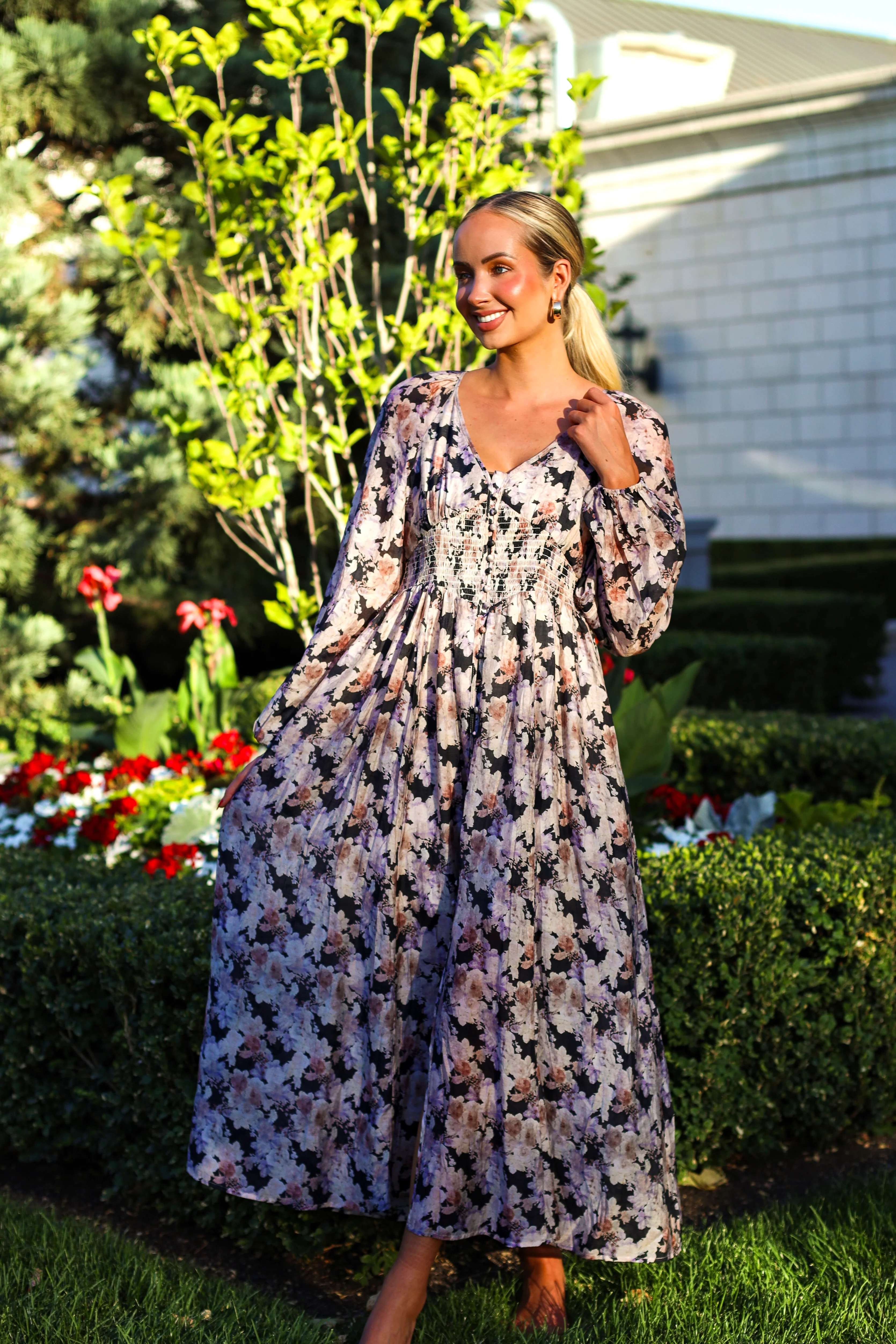 The Veronika Midnight Floral Dresses - XNAUWBI